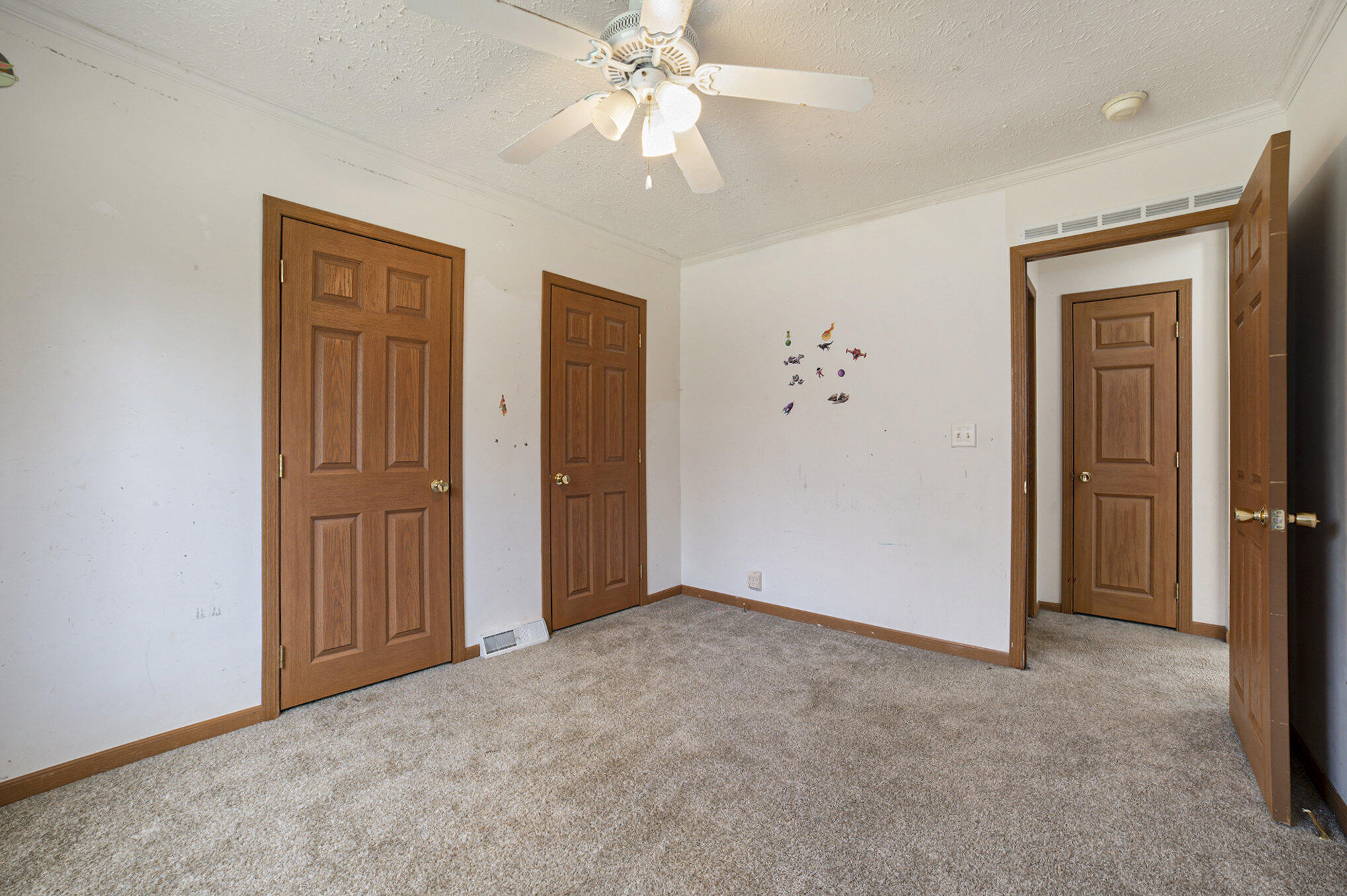 Cheboygan, Michigan 49721, United States, 3 Bedrooms Bedrooms, ,2 BathroomsBathrooms,Residential,Contingent,45594