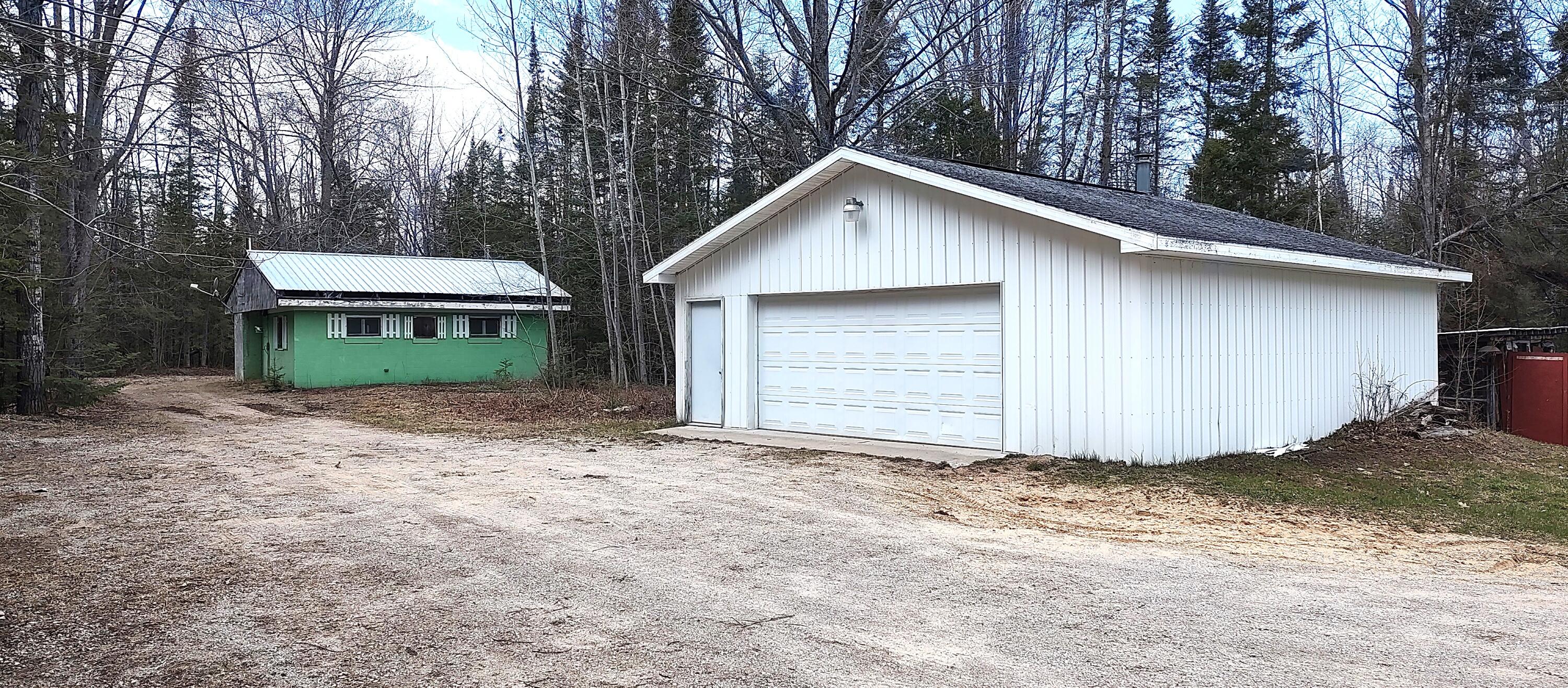 Cheboygan, Michigan 49721, United States, 3 Bedrooms Bedrooms, ,2 BathroomsBathrooms,Residential,Contingent,45594