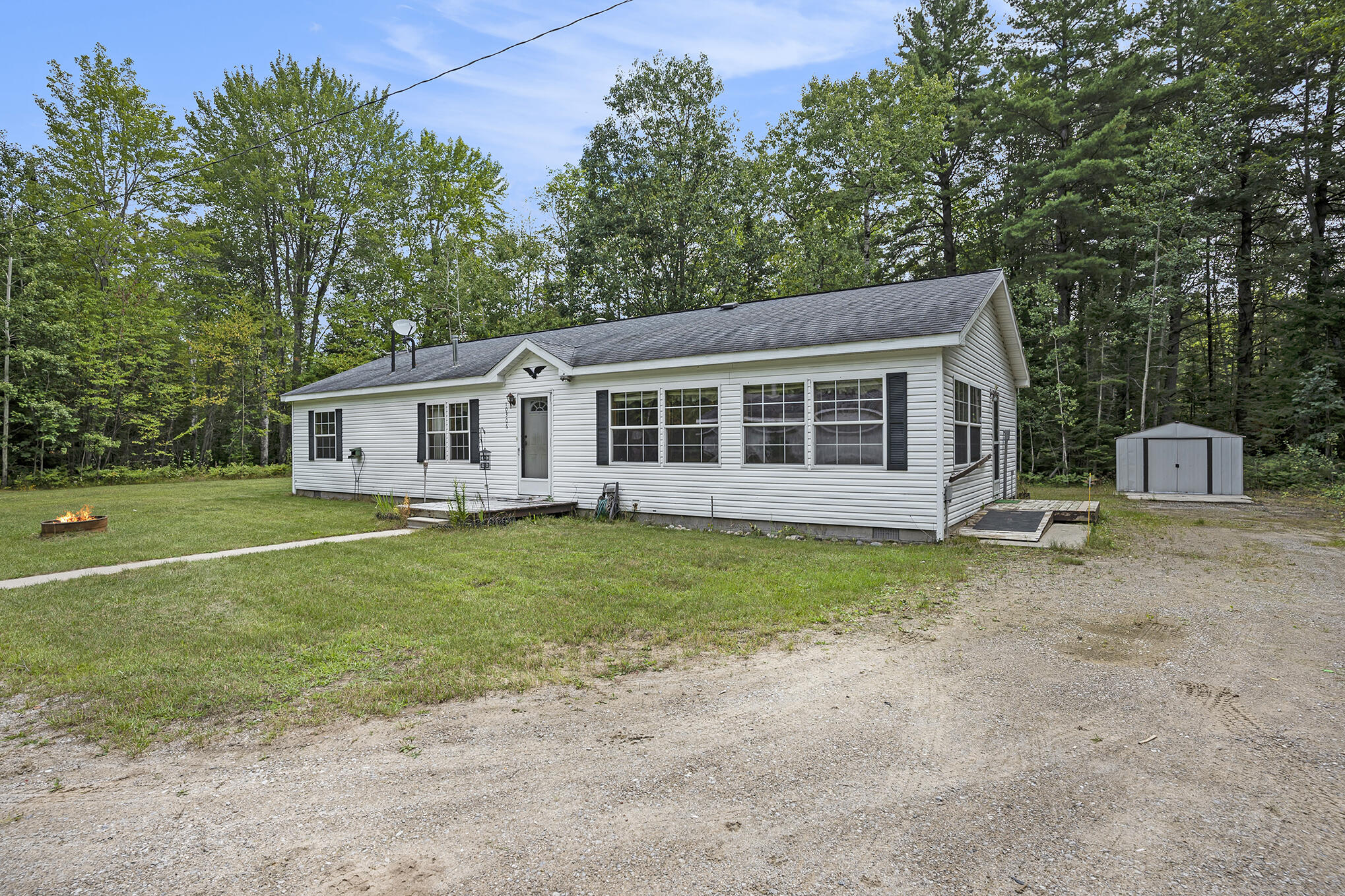 Cheboygan, Michigan 49721, United States, 3 Bedrooms Bedrooms, ,2 BathroomsBathrooms,Residential,Contingent,45594