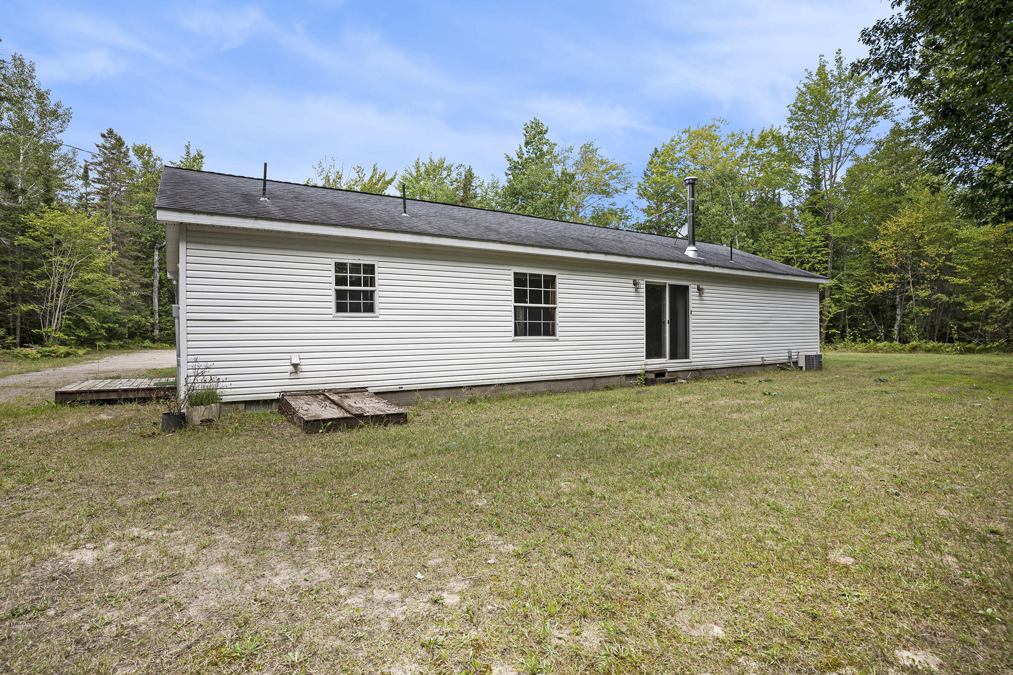 Cheboygan, Michigan 49721, United States, 3 Bedrooms Bedrooms, ,2 BathroomsBathrooms,Residential,Contingent,45594