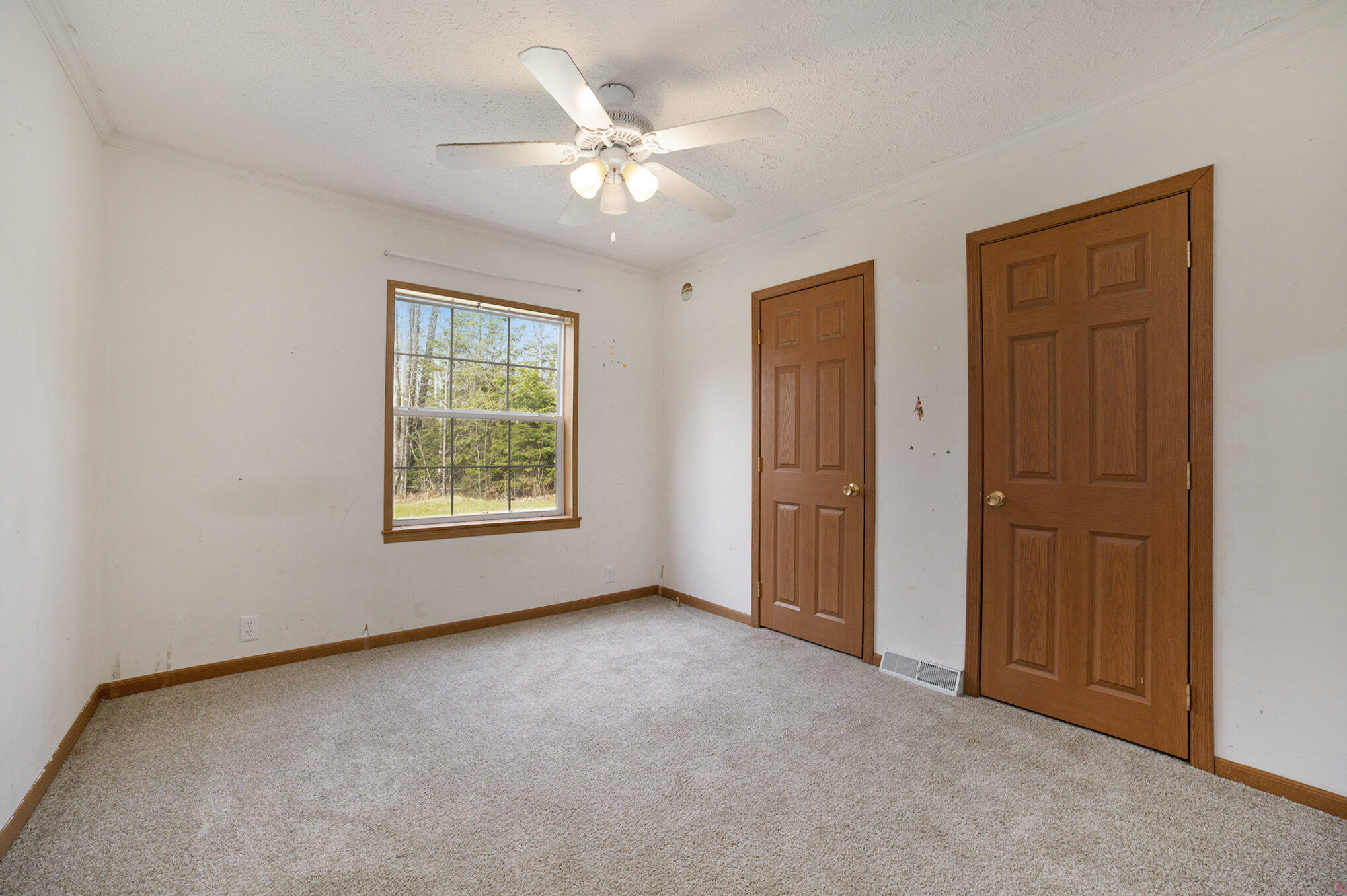 Cheboygan, Michigan 49721, United States, 3 Bedrooms Bedrooms, ,2 BathroomsBathrooms,Residential,Contingent,45594