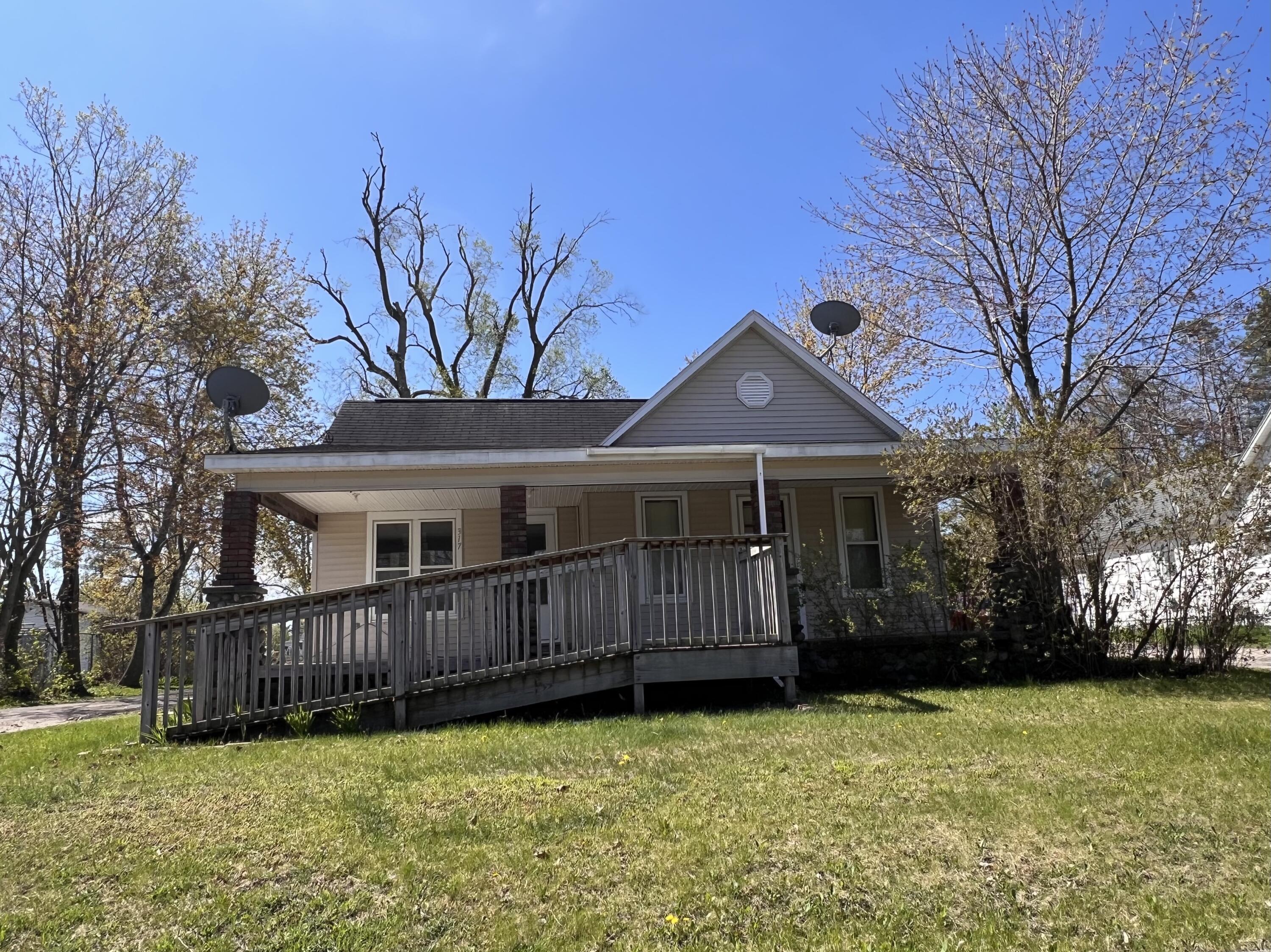 Cheboygan, Michigan 49721, United States, 2 Bedrooms Bedrooms, ,1 BathroomBathrooms,Residential,Active,138396