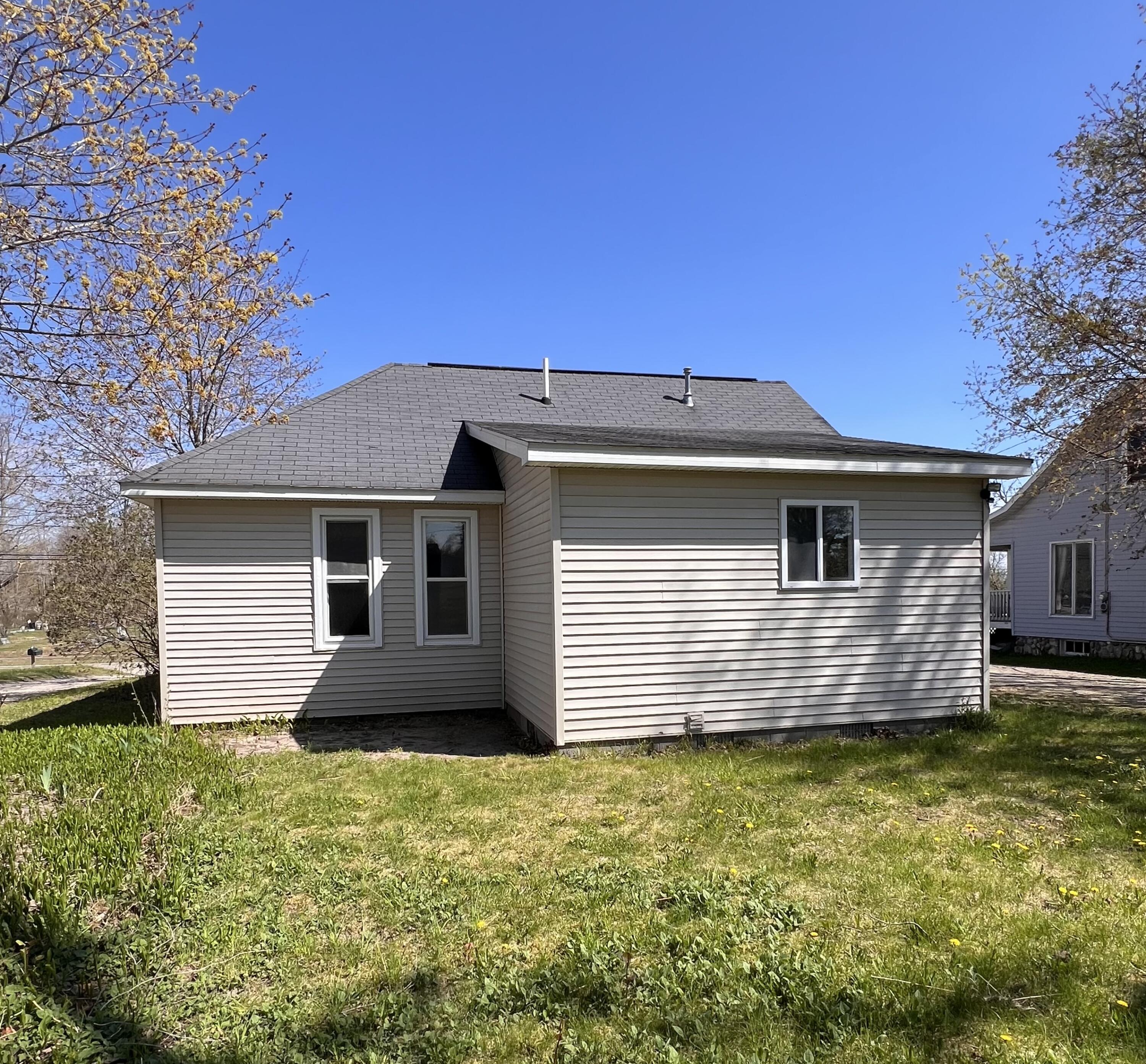 Cheboygan, Michigan 49721, United States, 2 Bedrooms Bedrooms, ,1 BathroomBathrooms,Residential,Active,138396