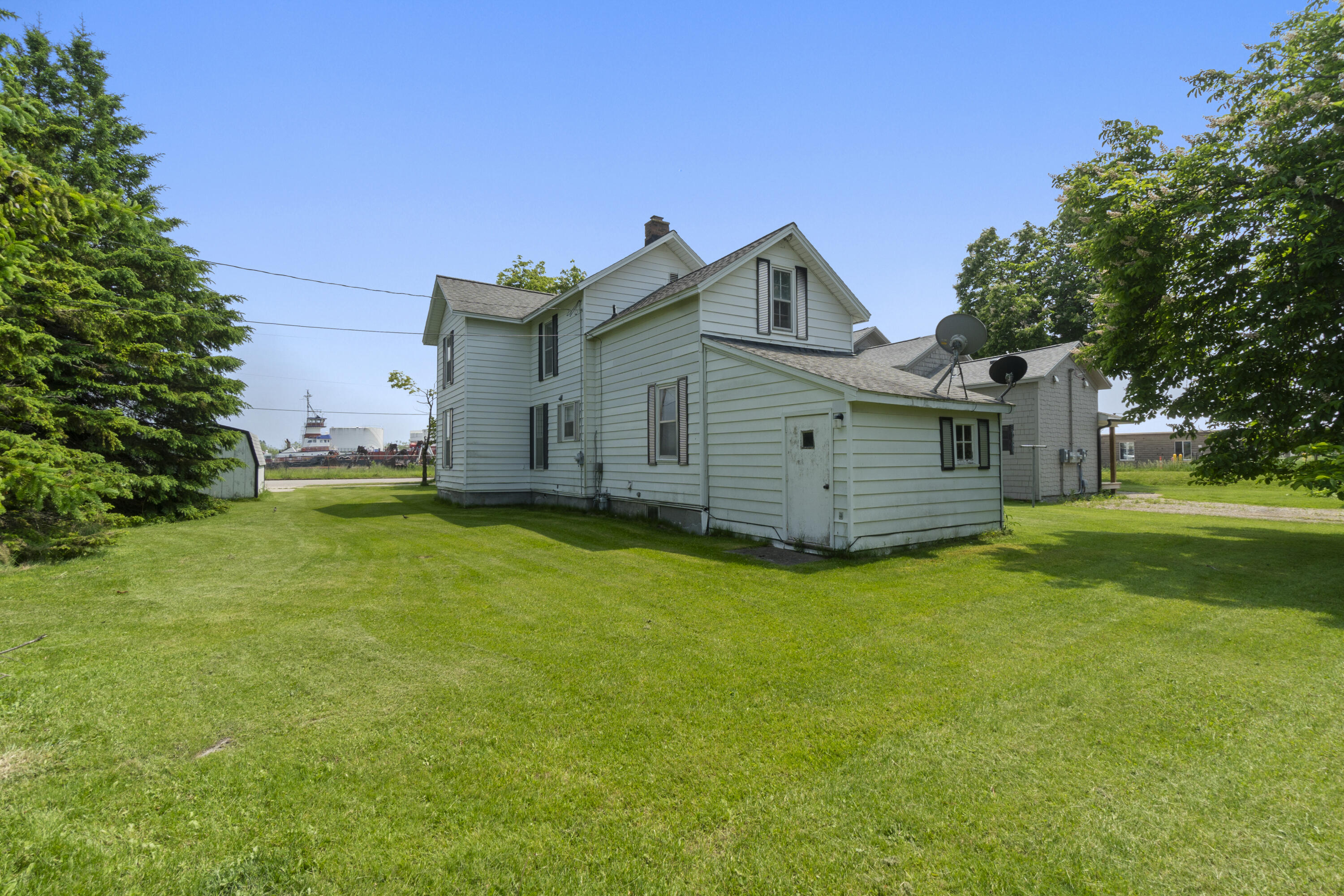 Cheboygan, Michigan 49721, United States, 5 Bedrooms Bedrooms, ,2 BathroomsBathrooms,Residential,Active,150610