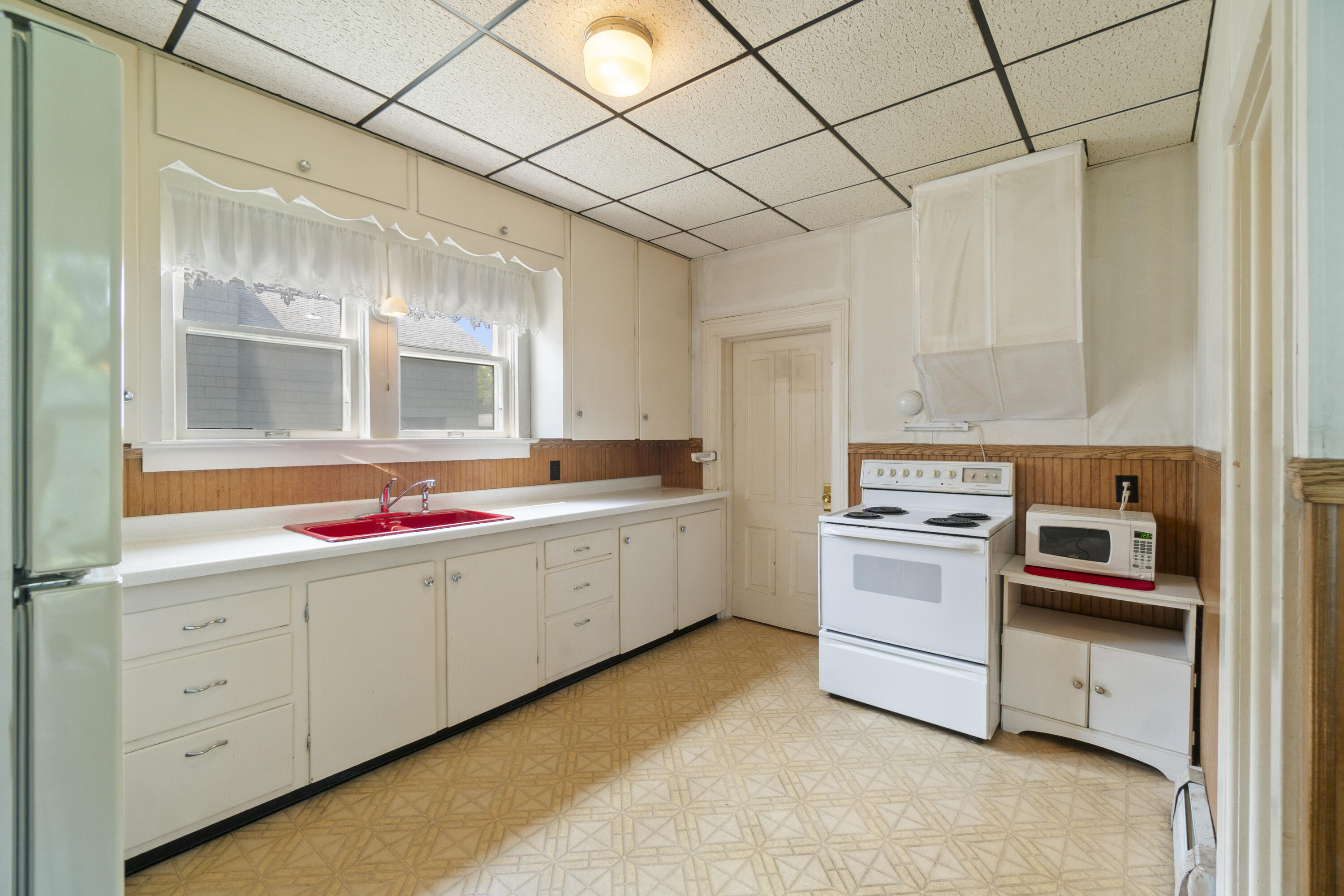 Cheboygan, Michigan 49721, United States, 5 Bedrooms Bedrooms, ,2 BathroomsBathrooms,Residential,Active,150610