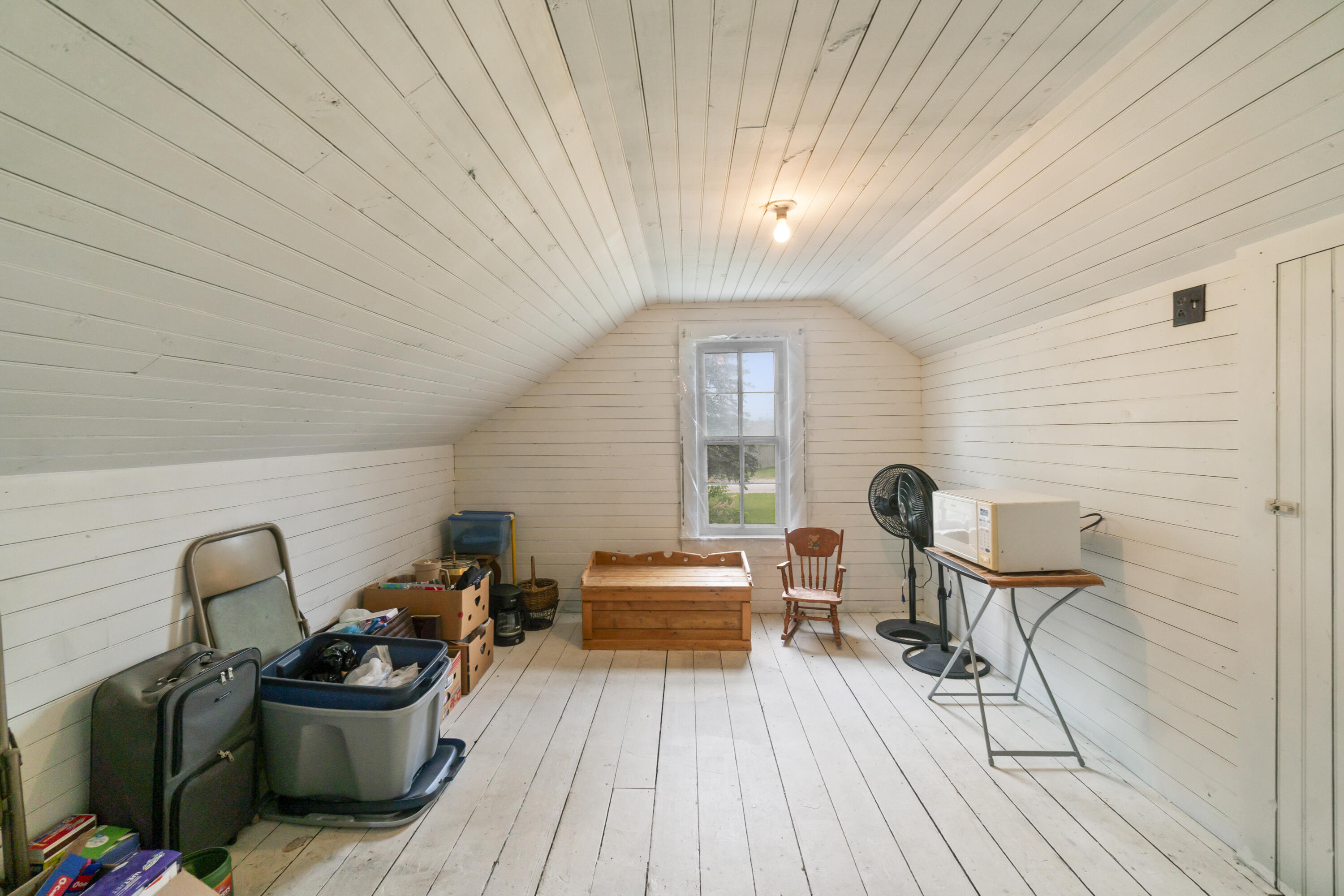 Cheboygan, Michigan 49721, United States, 5 Bedrooms Bedrooms, ,2 BathroomsBathrooms,Residential,Active,150610