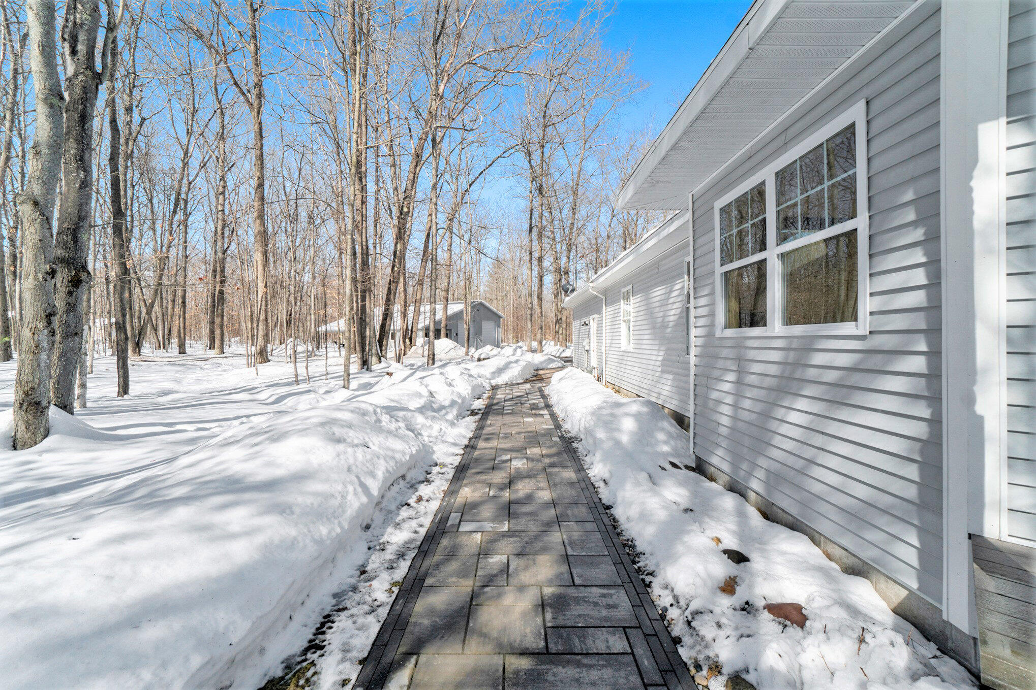 Indian River, Michigan 49749, United States, 3 Bedrooms Bedrooms, ,3 BathroomsBathrooms,Residential,Contingent,76778