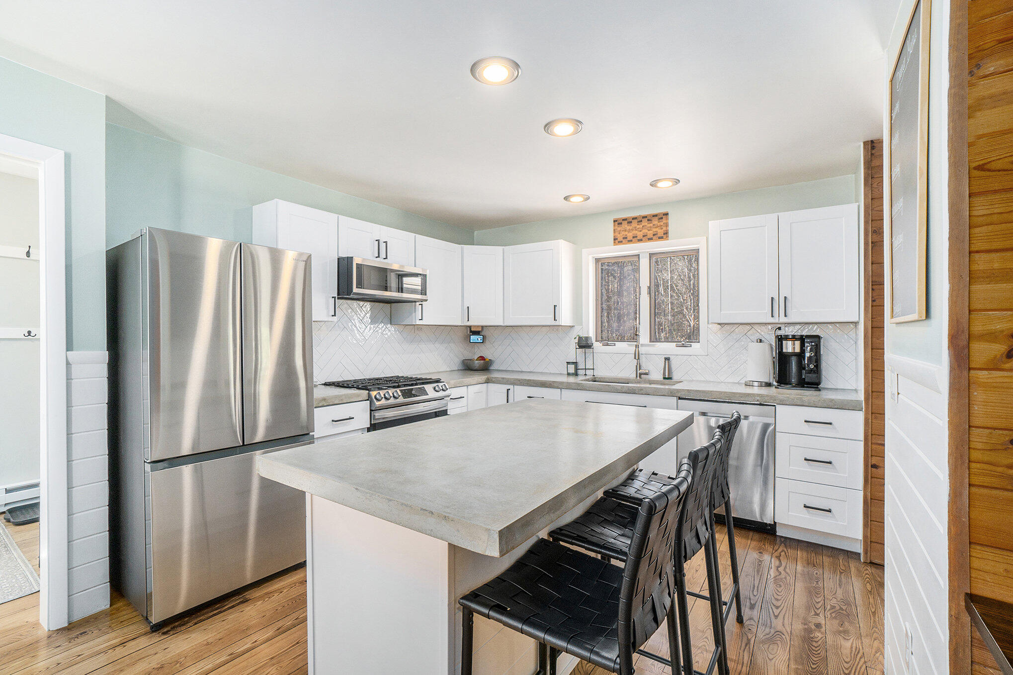 Cheboygan, Michigan 49721, United States, 3 Bedrooms Bedrooms, ,3 BathroomsBathrooms,Residential,Contingent,110997