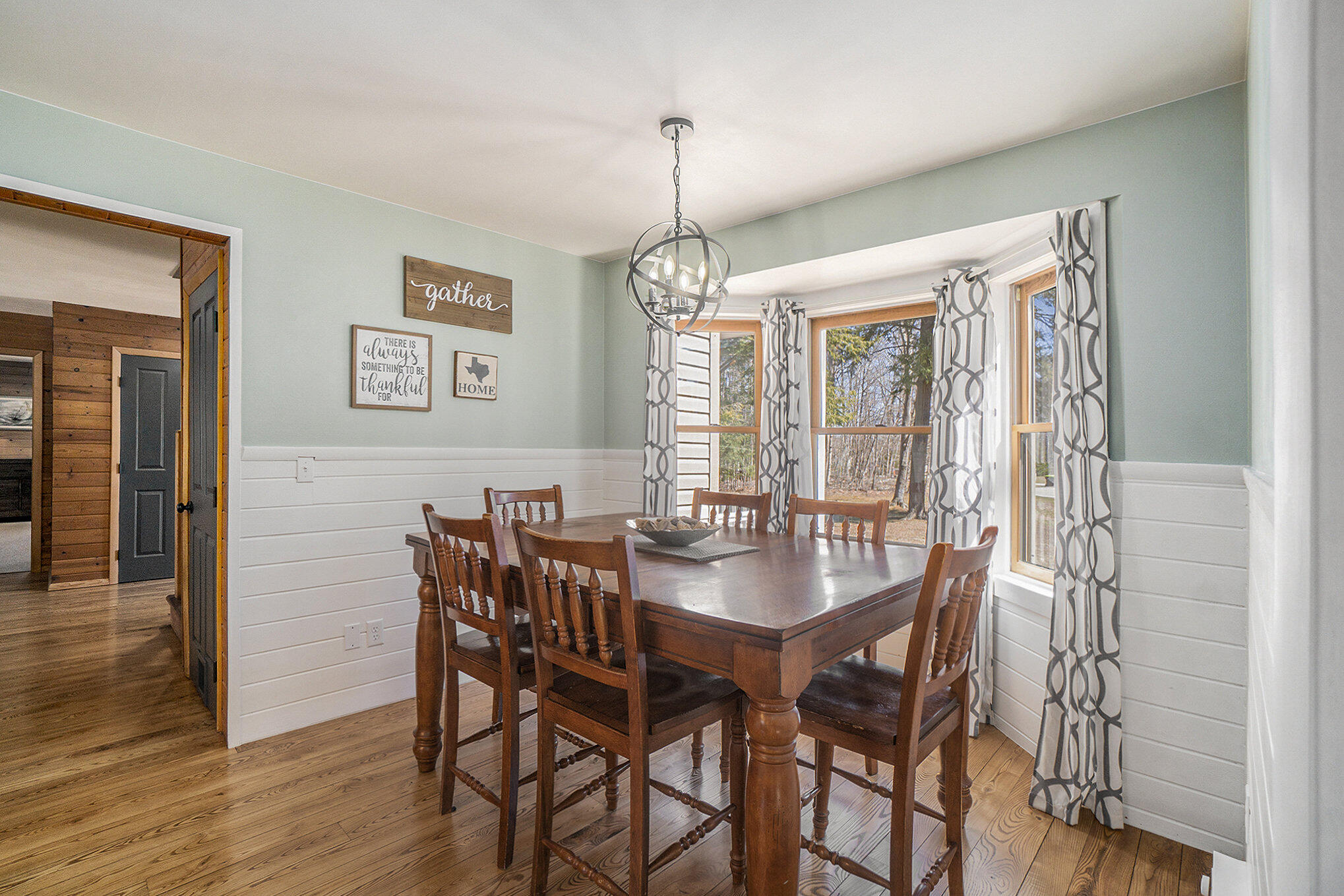 Cheboygan, Michigan 49721, United States, 3 Bedrooms Bedrooms, ,3 BathroomsBathrooms,Residential,Contingent,110997