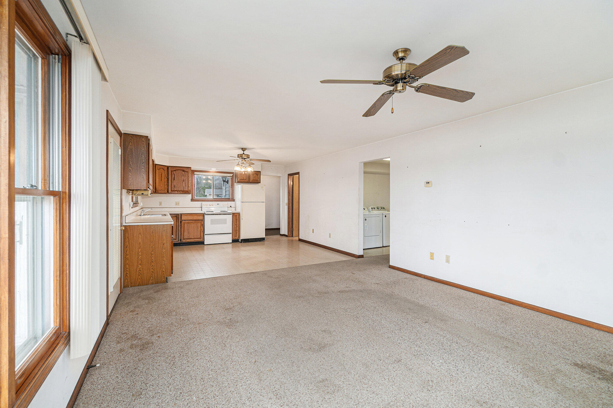 Cheboygan, Michigan 49721, United States, 3 Bedrooms Bedrooms, ,2 BathroomsBathrooms,Residential,Contingent,115307