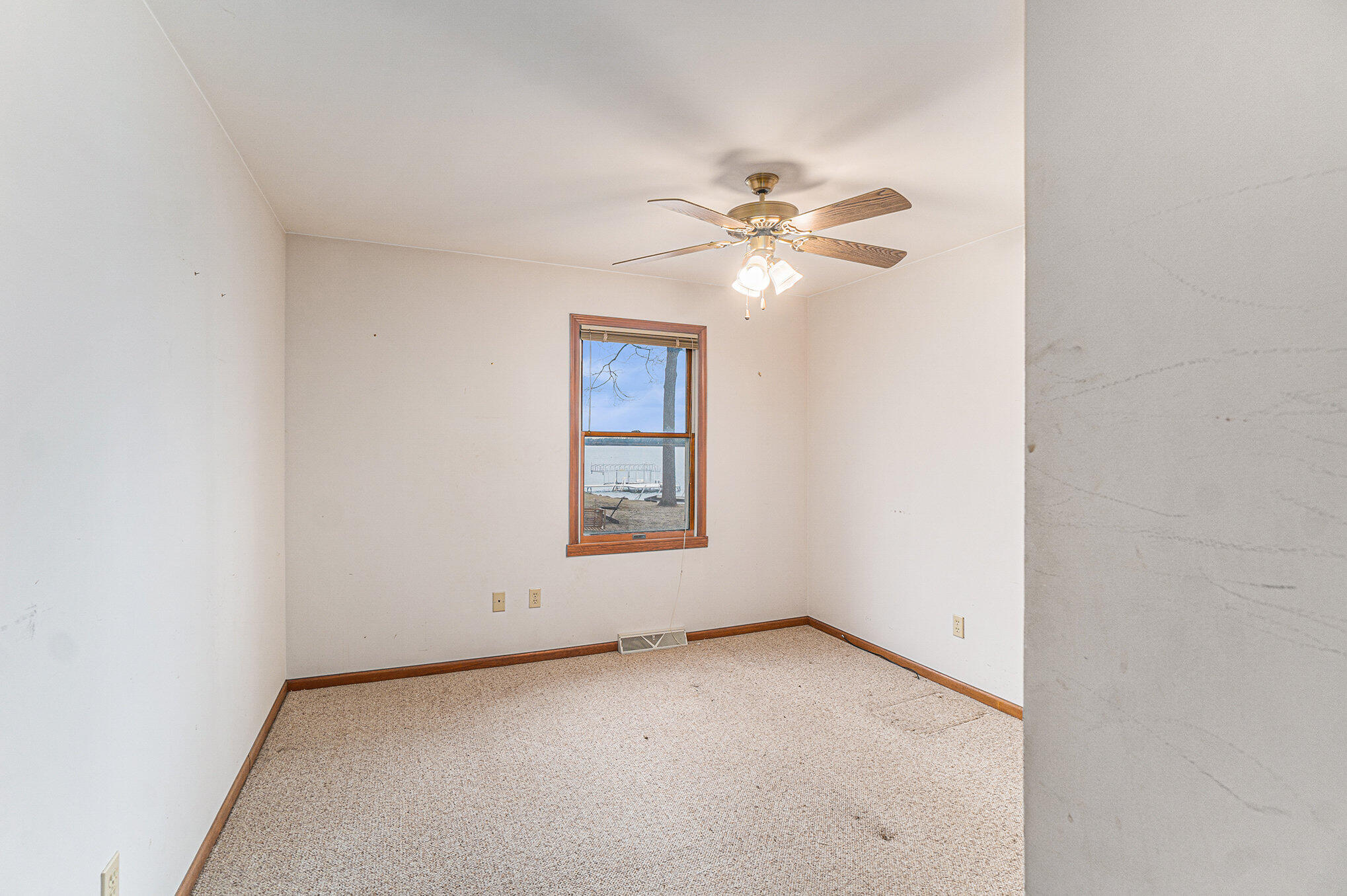 Cheboygan, Michigan 49721, United States, 3 Bedrooms Bedrooms, ,2 BathroomsBathrooms,Residential,Contingent,115307