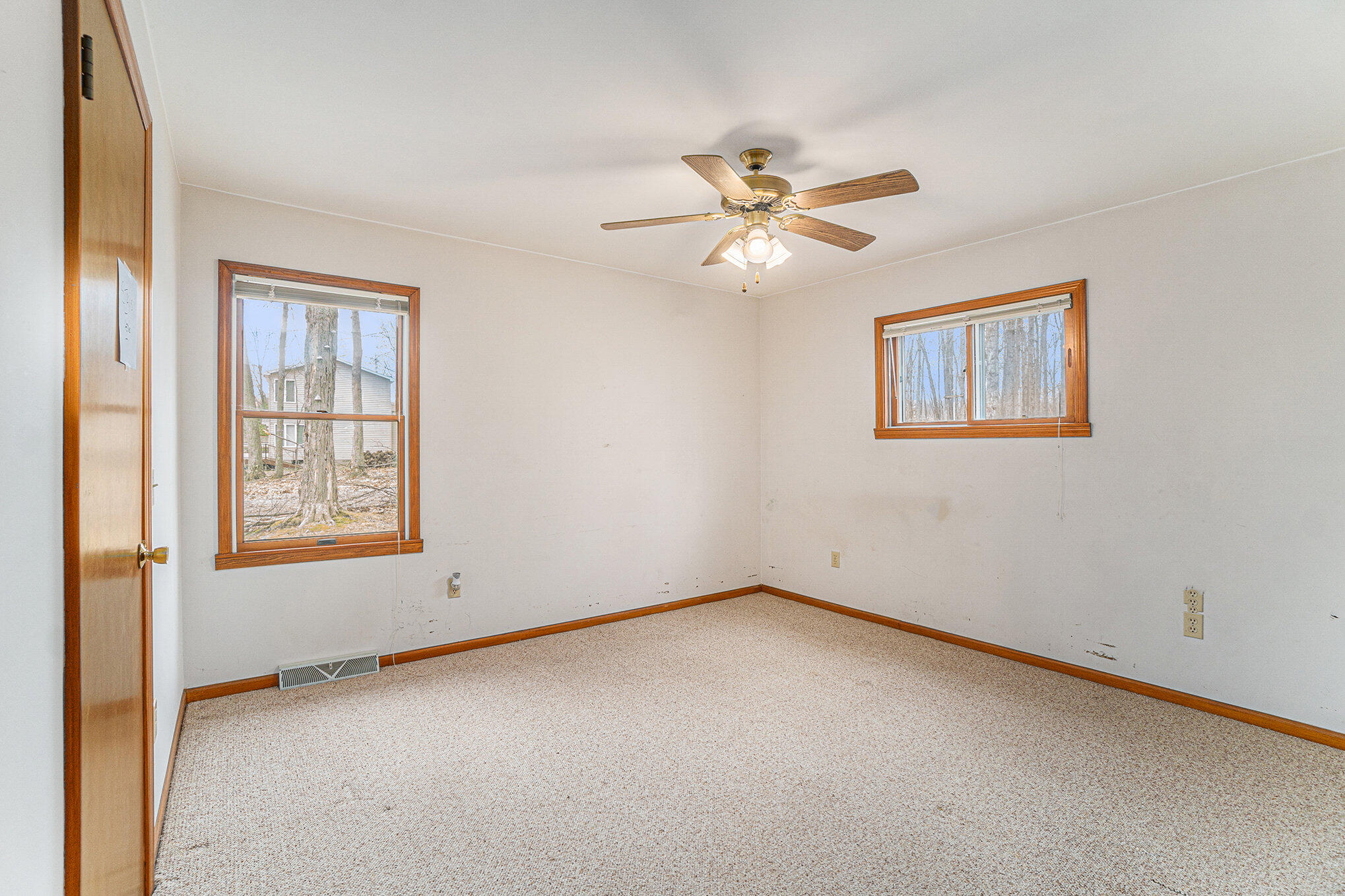 Cheboygan, Michigan 49721, United States, 3 Bedrooms Bedrooms, ,2 BathroomsBathrooms,Residential,Contingent,115307