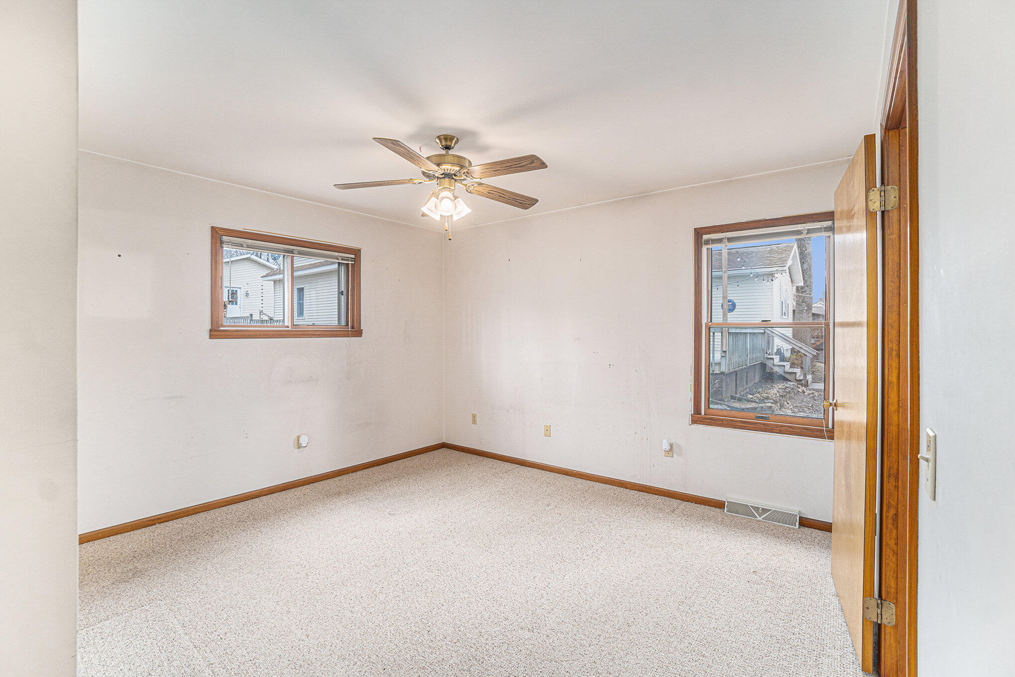 Cheboygan, Michigan 49721, United States, 3 Bedrooms Bedrooms, ,2 BathroomsBathrooms,Residential,Contingent,115307