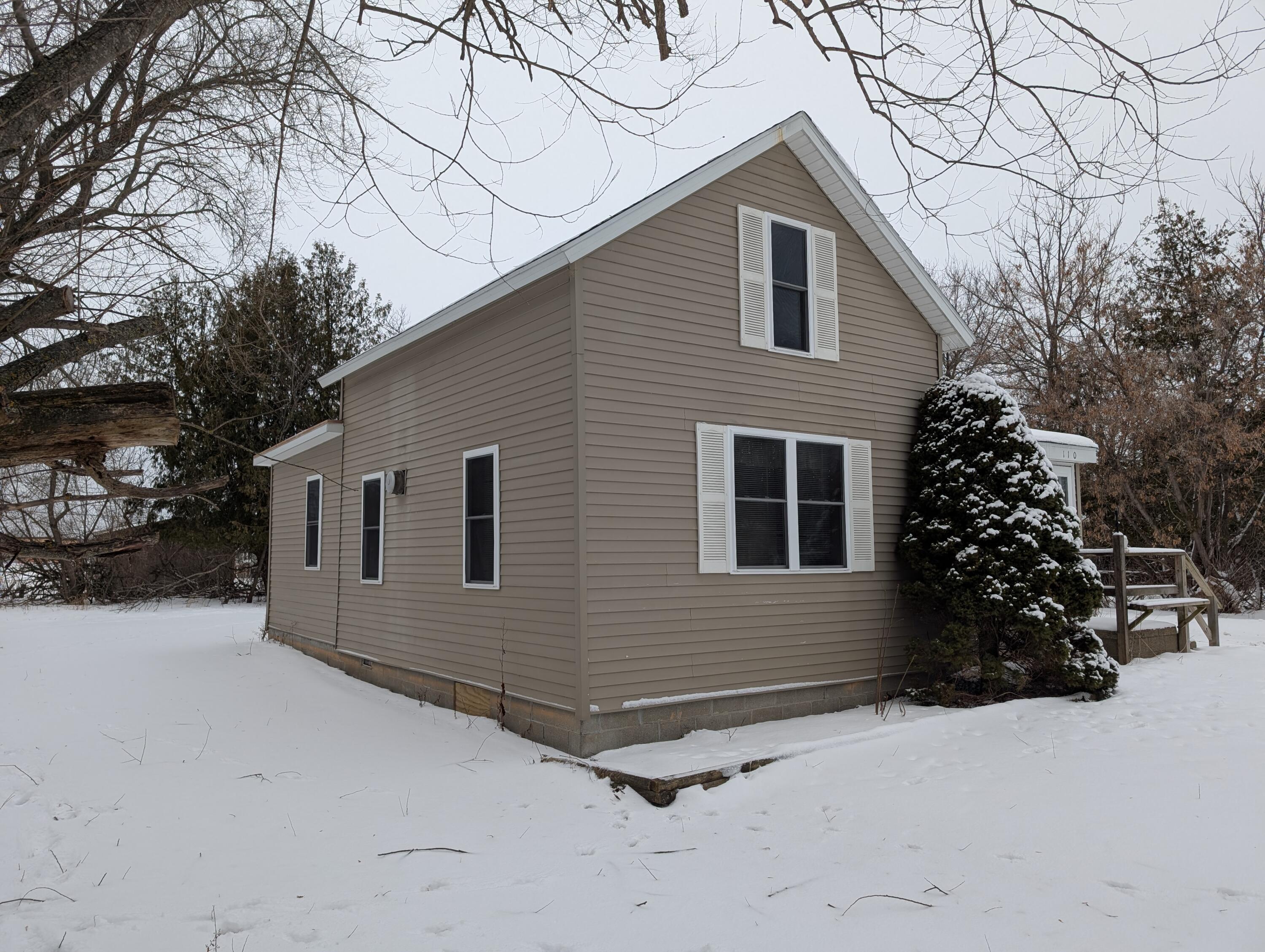 Cheboygan, Michigan 49721, United States, 3 Bedrooms Bedrooms, ,1 BathroomBathrooms,Residential,Active,13238