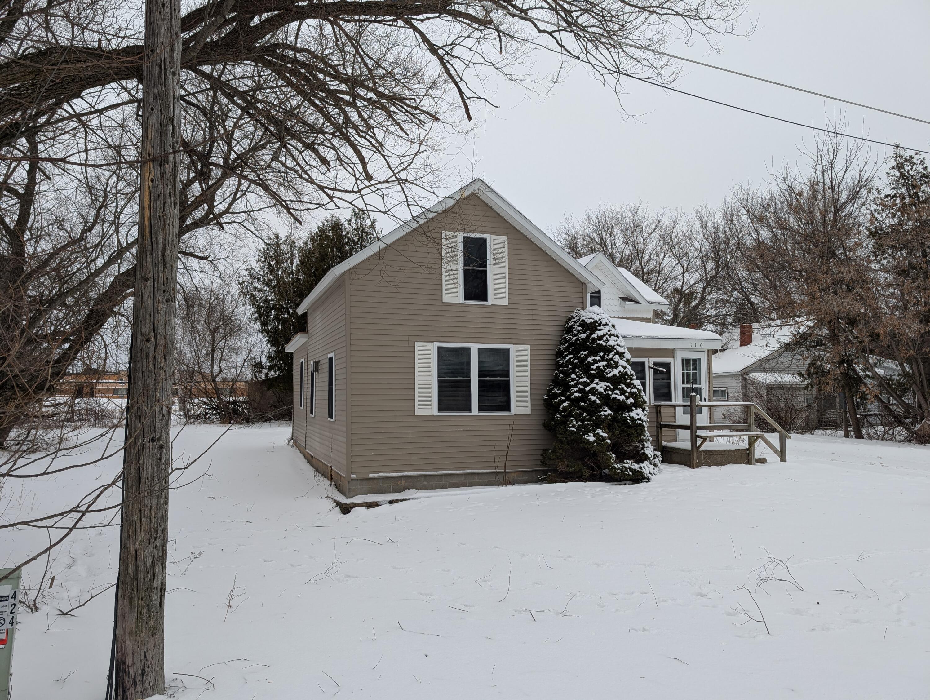 Cheboygan, Michigan 49721, United States, 3 Bedrooms Bedrooms, ,1 BathroomBathrooms,Residential,Active,13238