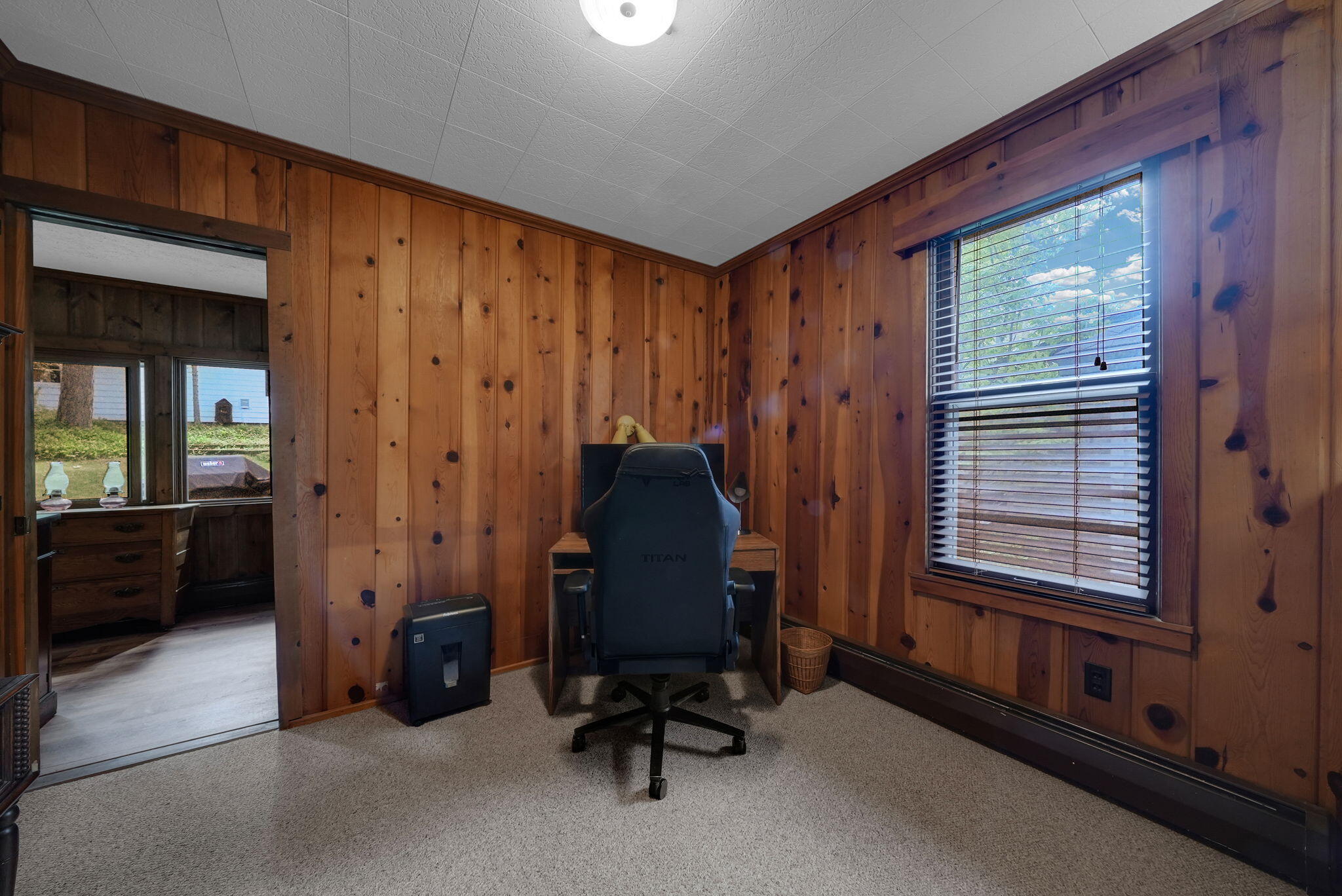 Enjoy breathtaking sunsets from this Higgins Lake waterfront home loca – image 22