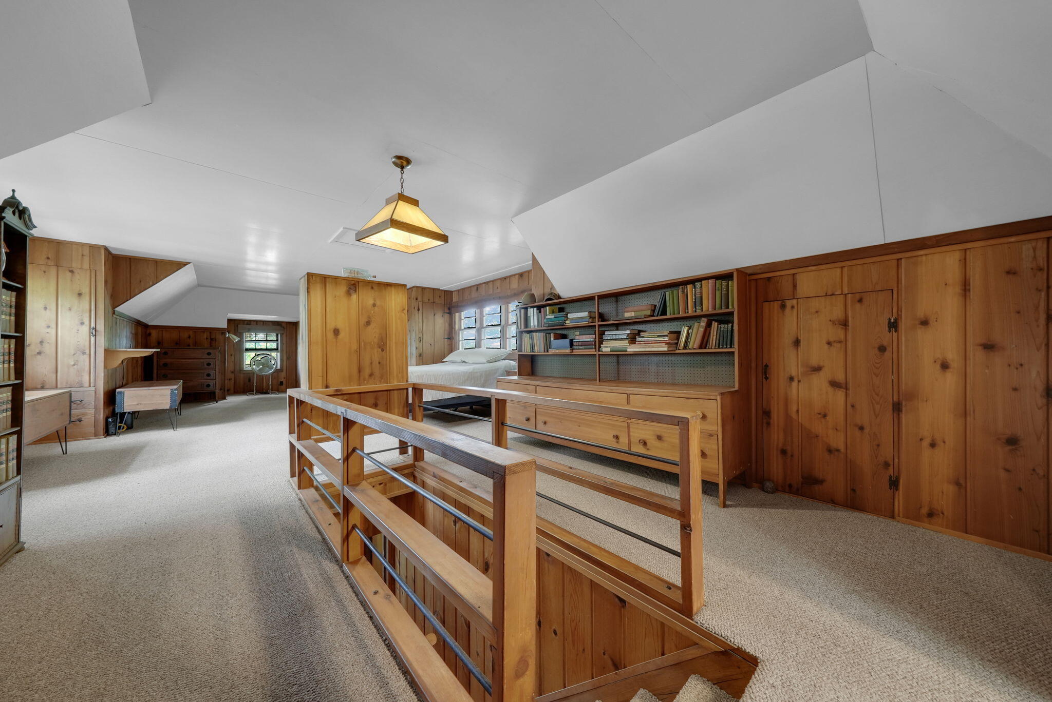Enjoy breathtaking sunsets from this Higgins Lake waterfront home loca – image 33