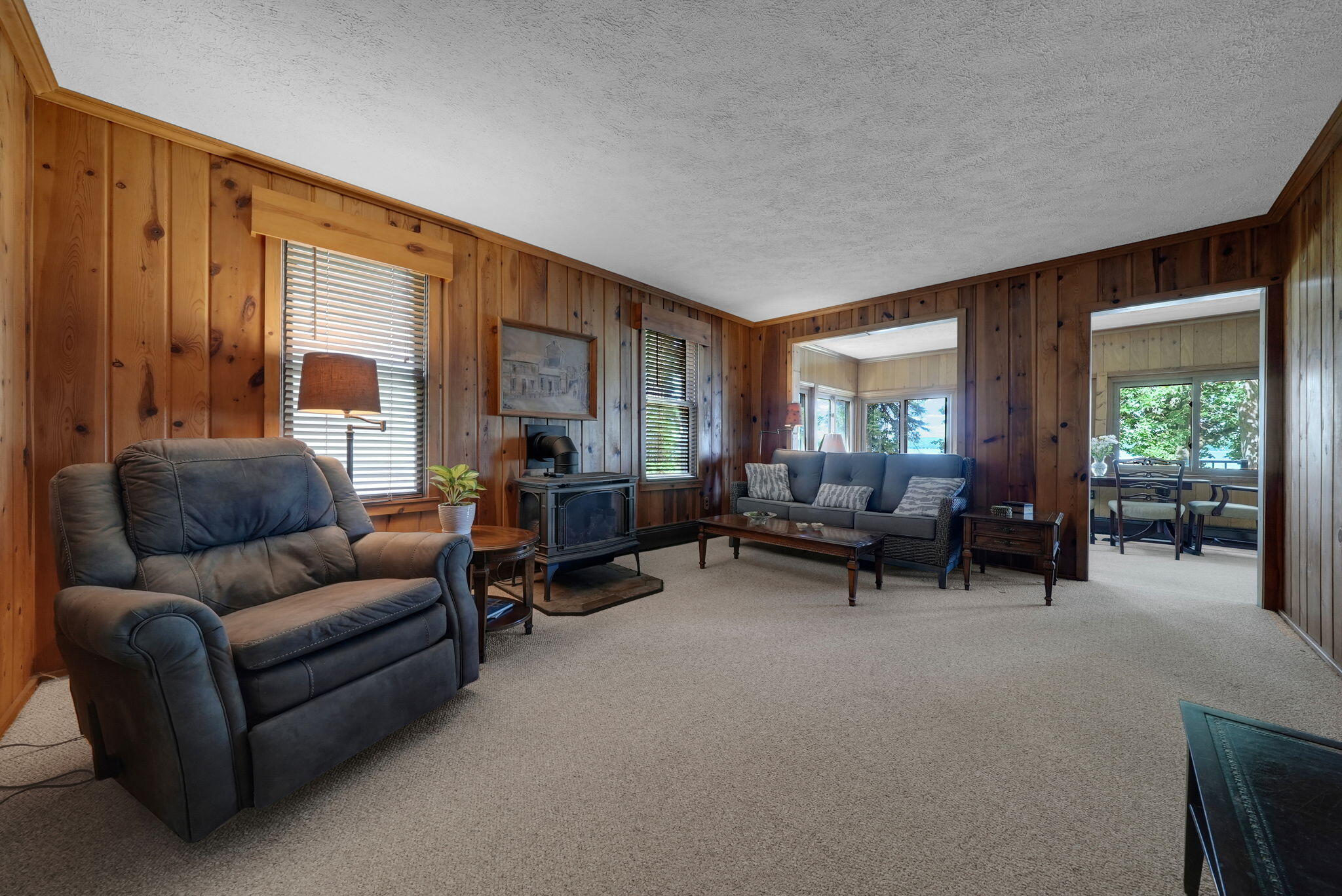 Enjoy breathtaking sunsets from this Higgins Lake waterfront home loca – image 14
