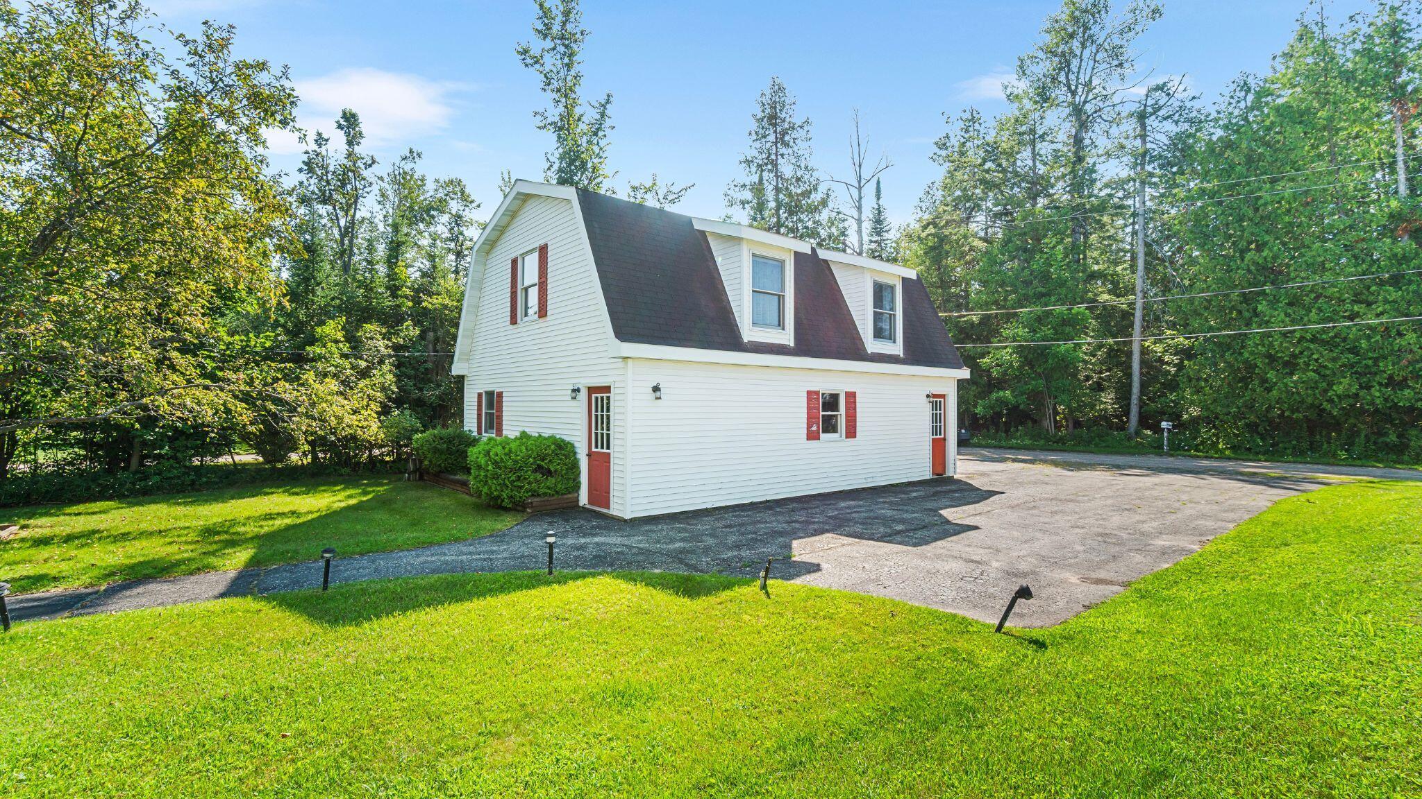 Cheboygan, Michigan 49721, United States, 3 Bedrooms Bedrooms, ,2 BathroomsBathrooms,Residential,Pending,181024