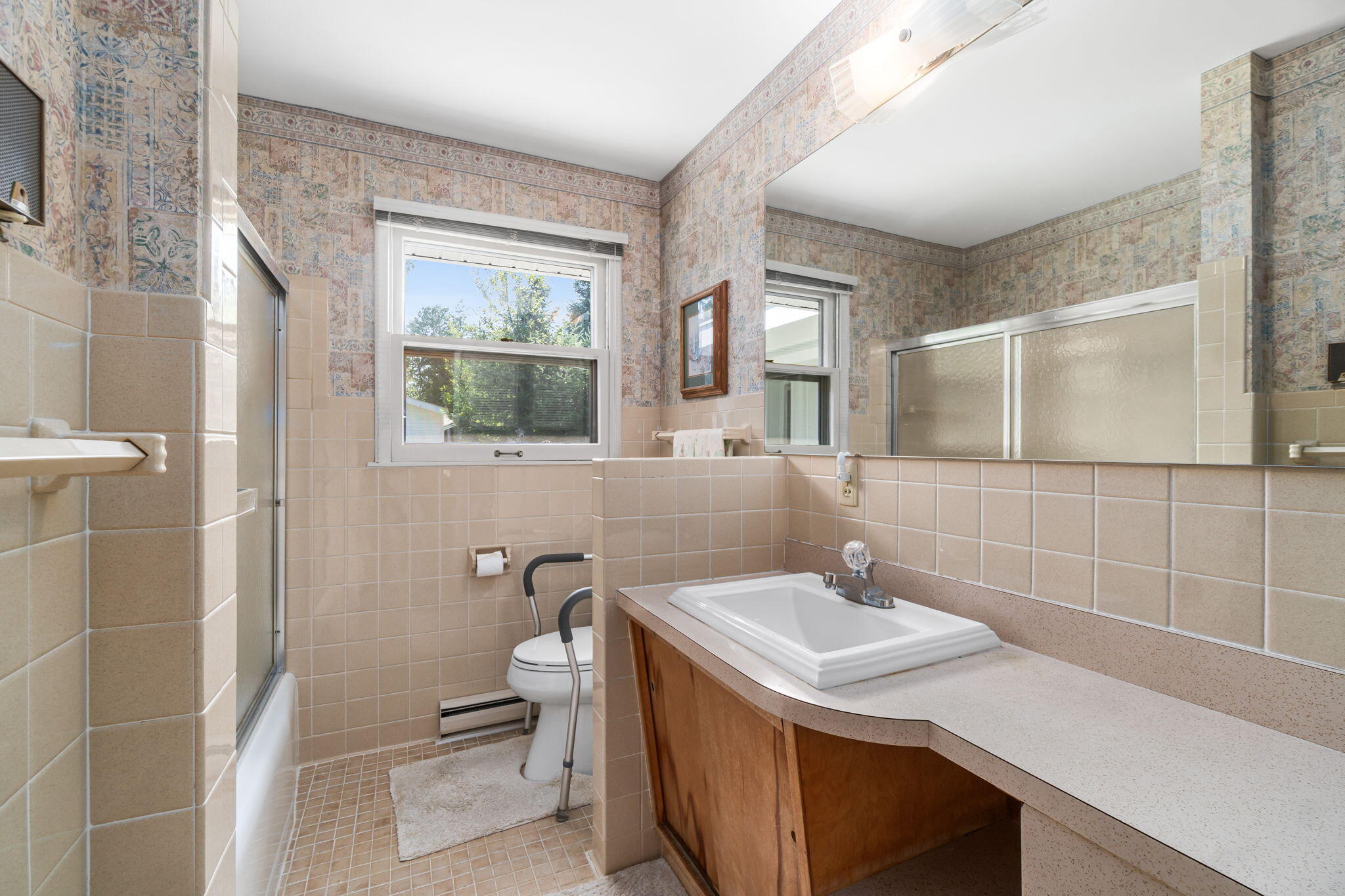 Cheboygan, Michigan 49721, United States, 3 Bedrooms Bedrooms, ,2 BathroomsBathrooms,Residential,Pending,181024