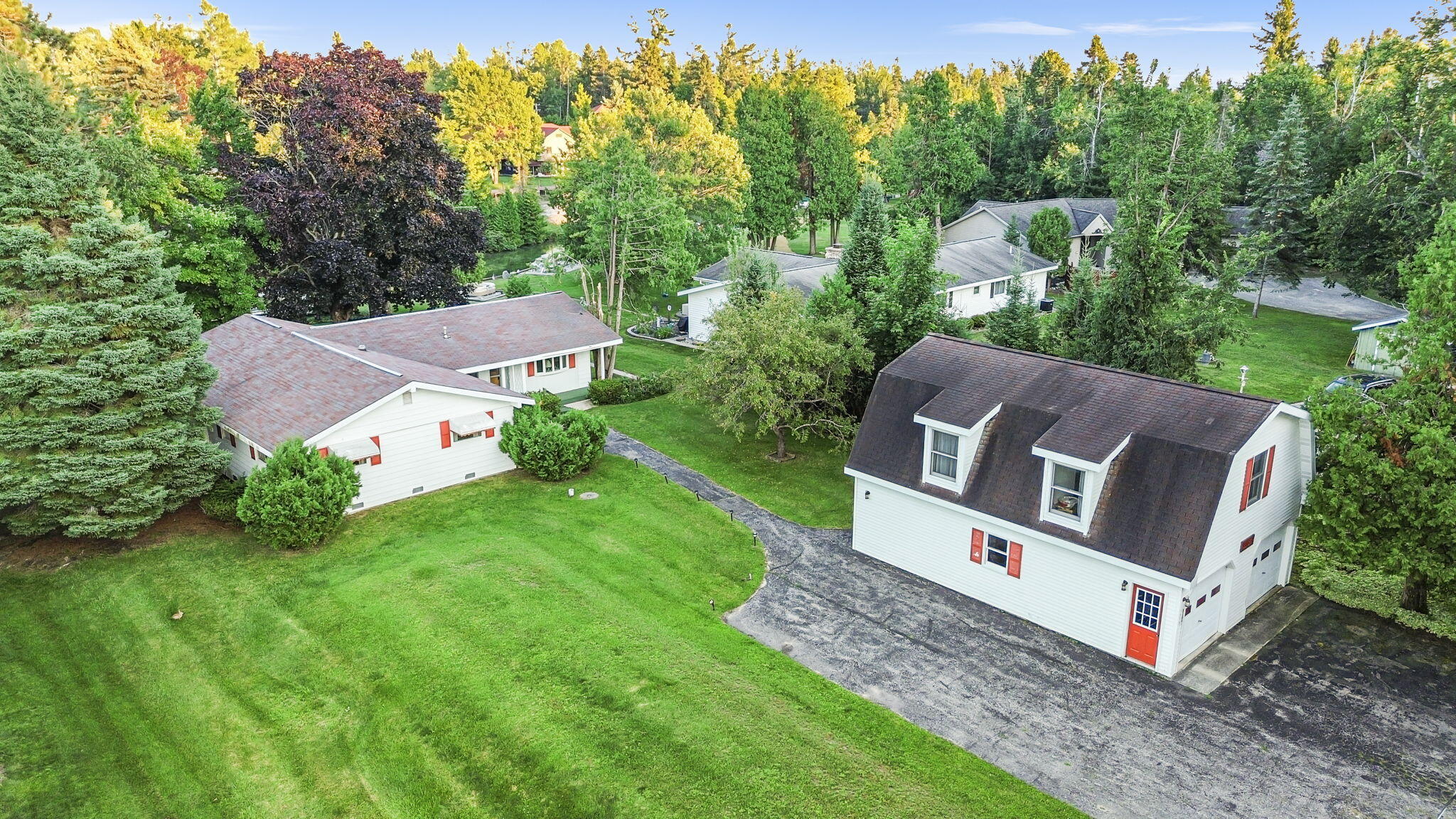 Cheboygan, Michigan 49721, United States, 3 Bedrooms Bedrooms, ,2 BathroomsBathrooms,Residential,Pending,181024