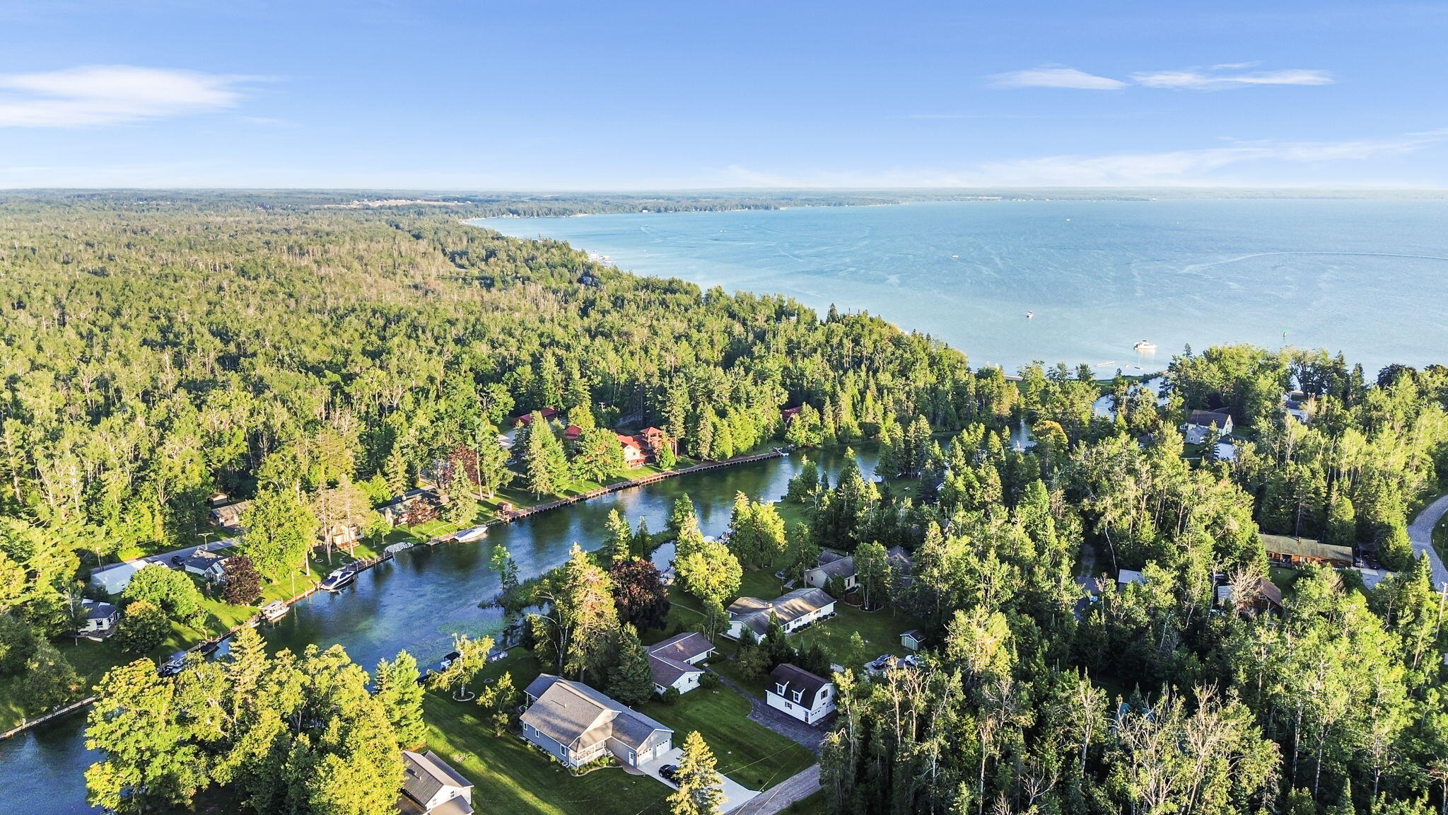 Cheboygan, Michigan 49721, United States, 3 Bedrooms Bedrooms, ,2 BathroomsBathrooms,Residential,Pending,181024