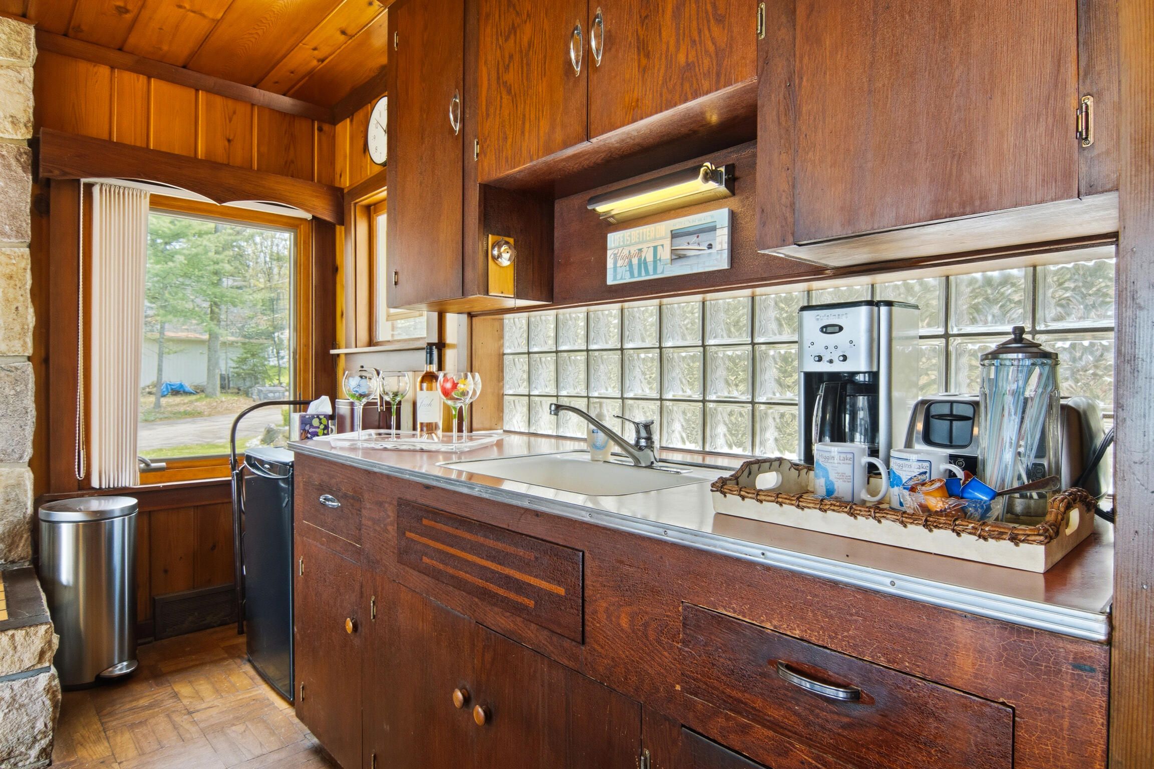 Roscommon, Michigan, 48653, United States, 6 Bedrooms Bedrooms, ,2 BathroomsBathrooms,Residential,Active,2038178