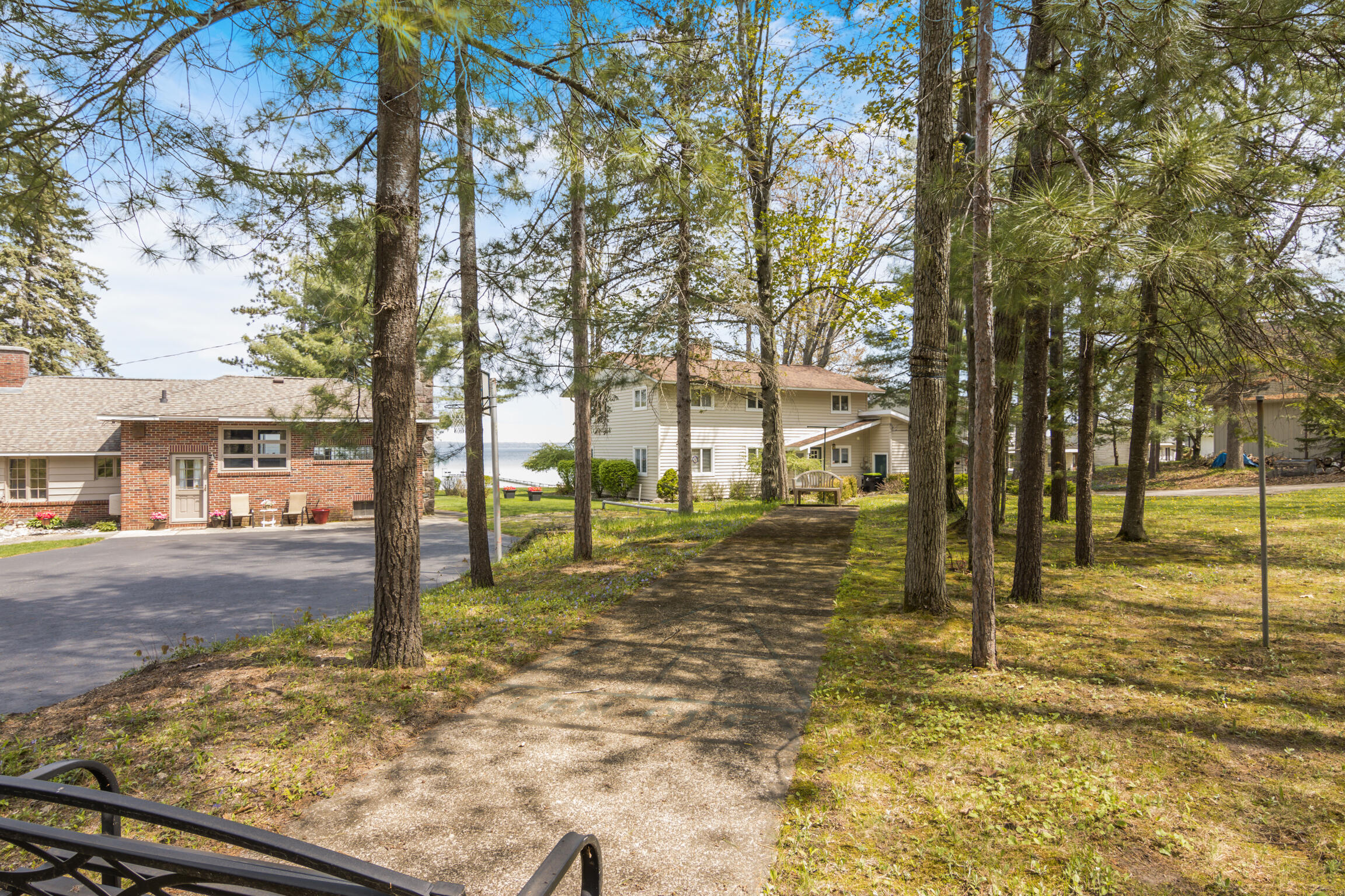 Roscommon, Michigan, 48653, United States, 6 Bedrooms Bedrooms, ,2 BathroomsBathrooms,Residential,Active,2038178