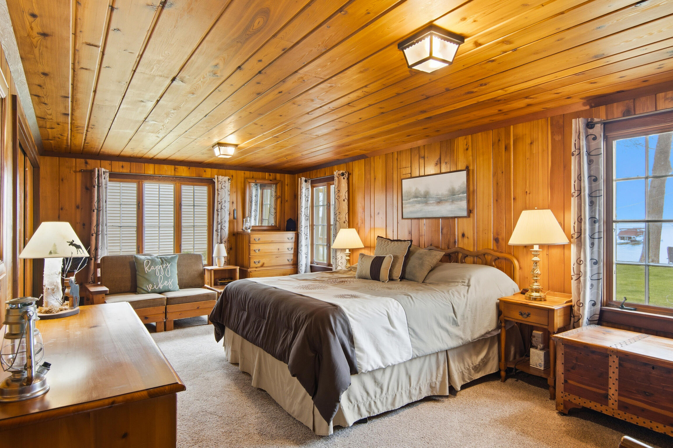 Roscommon, Michigan, 48653, United States, 6 Bedrooms Bedrooms, ,2 BathroomsBathrooms,Residential,Active,2038178