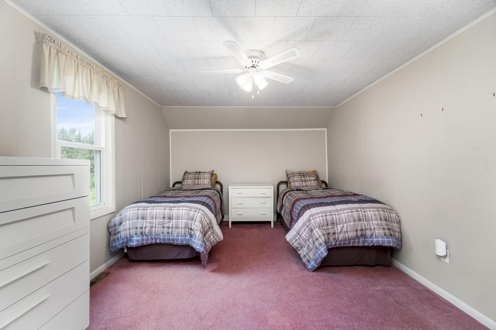 Levering, Michigan 49755, United States, 4 Bedrooms Bedrooms, ,2 BathroomsBathrooms,Residential,Active,170790