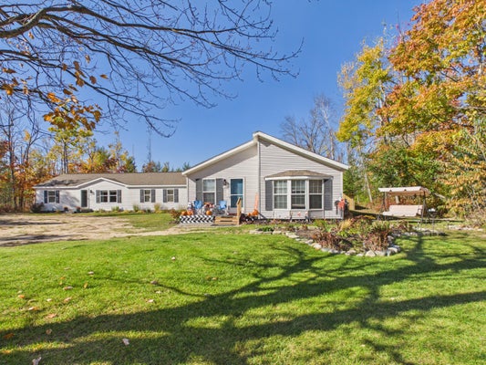 3690 CHESTER RD, GAYLORD, MI 49735 - Image 21e71e5e850cba3ccd145d3ff0e2ce82/1875613858