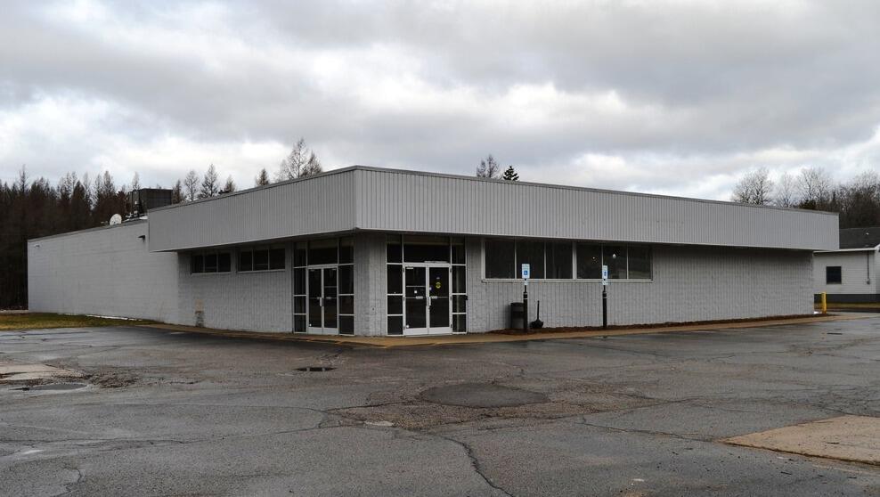 Photo 1 of 18 — 425 N Fifth Street, Roscommon, MI 48653
