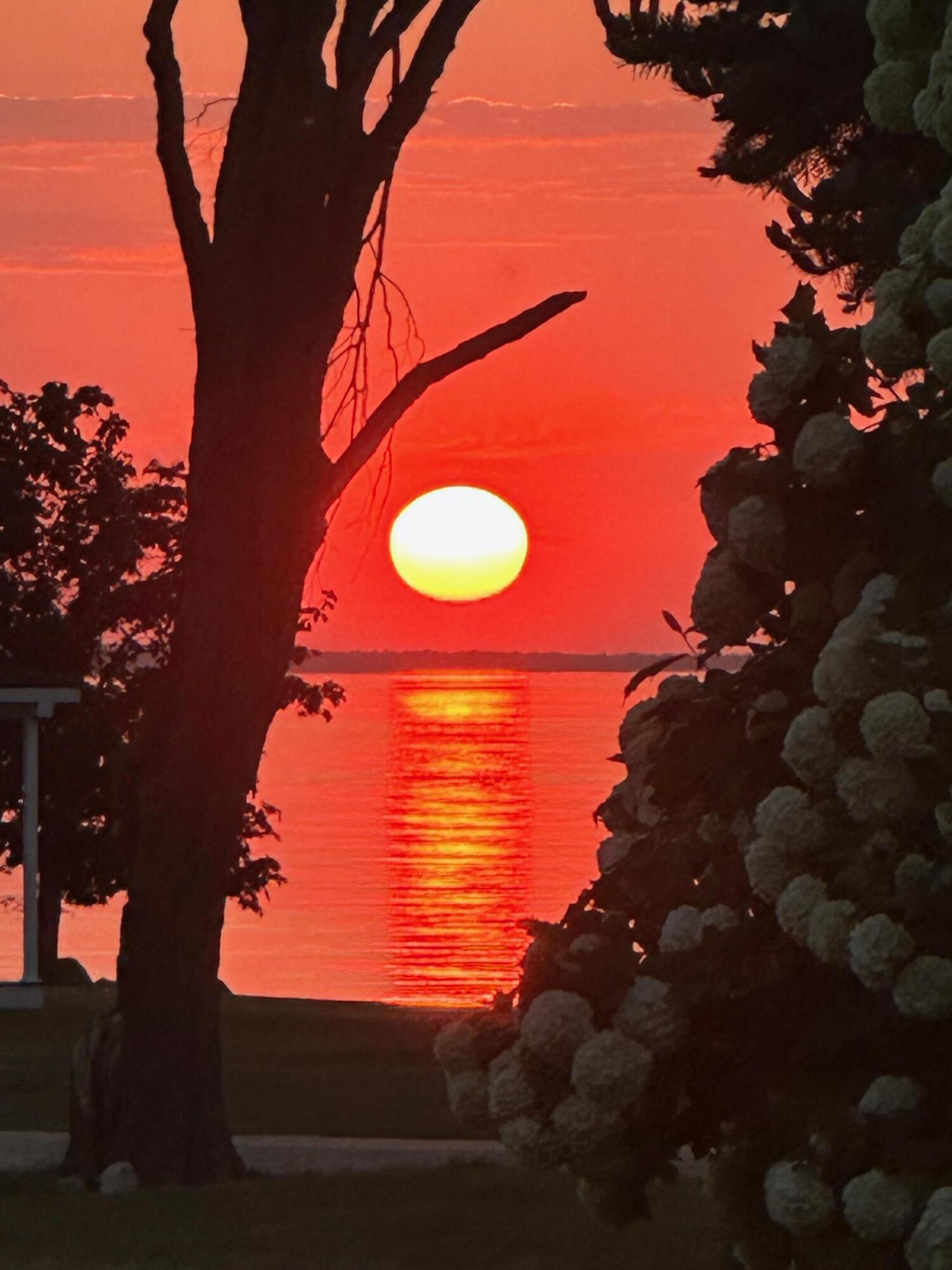 Cheboygan, Michigan 49721, United States, 5 Bedrooms Bedrooms, ,3 BathroomsBathrooms,Residential,Contingent,200260