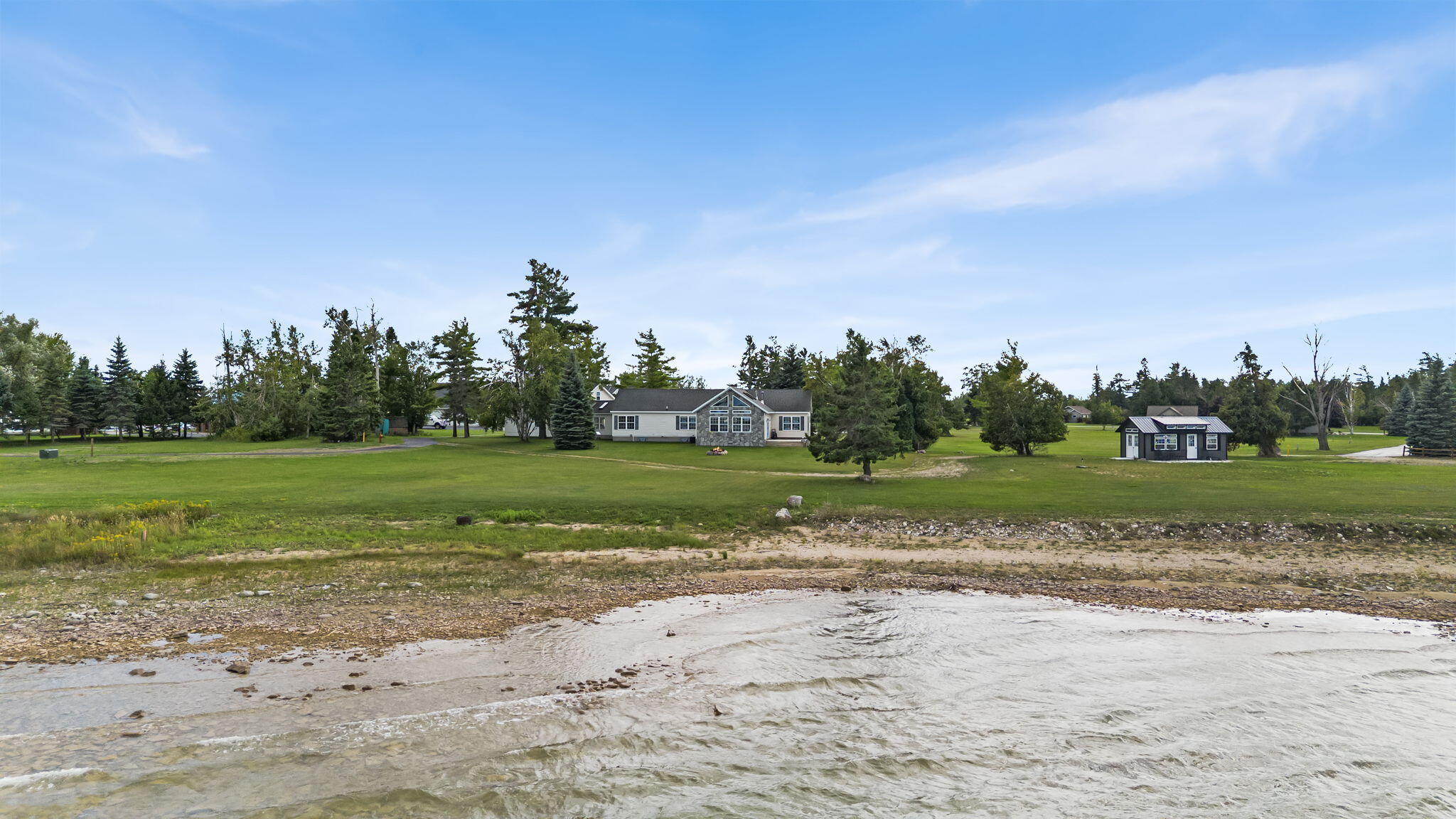 Cheboygan, Michigan 49721, United States, 5 Bedrooms Bedrooms, ,3 BathroomsBathrooms,Residential,Contingent,200260