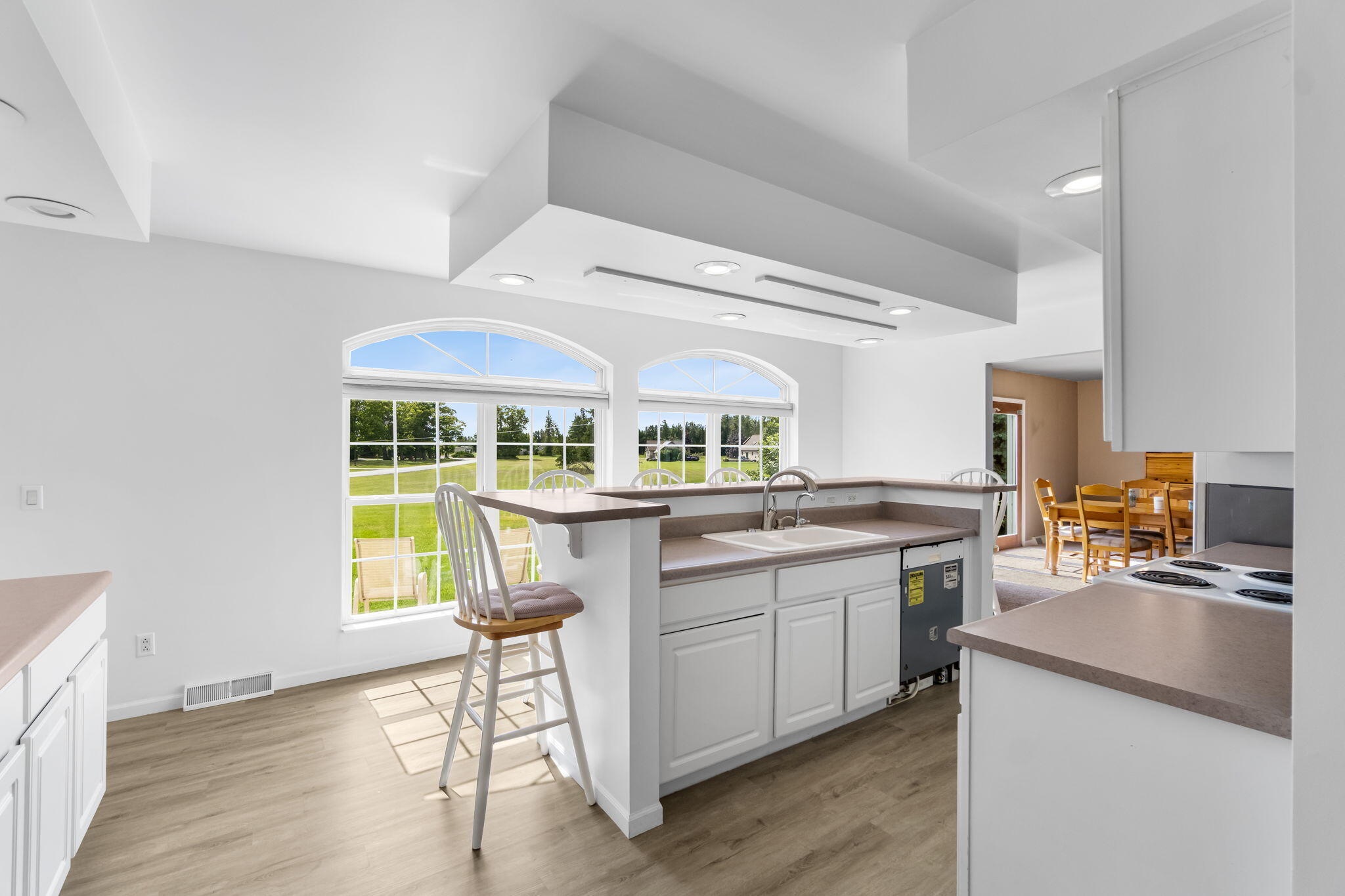 Cheboygan, Michigan 49721, United States, 5 Bedrooms Bedrooms, ,3 BathroomsBathrooms,Residential,Contingent,200260