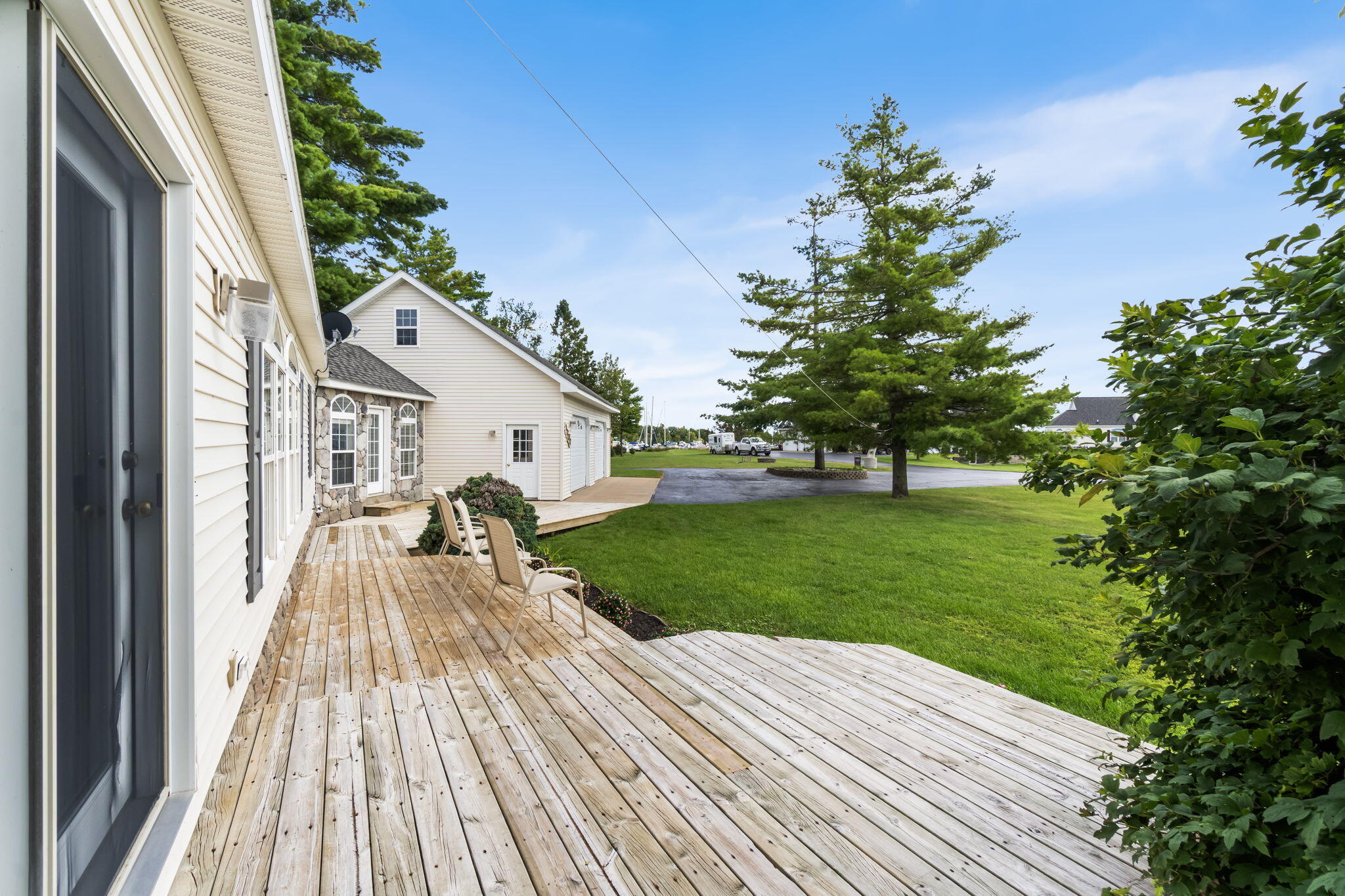 Cheboygan, Michigan 49721, United States, 5 Bedrooms Bedrooms, ,3 BathroomsBathrooms,Residential,Contingent,200260