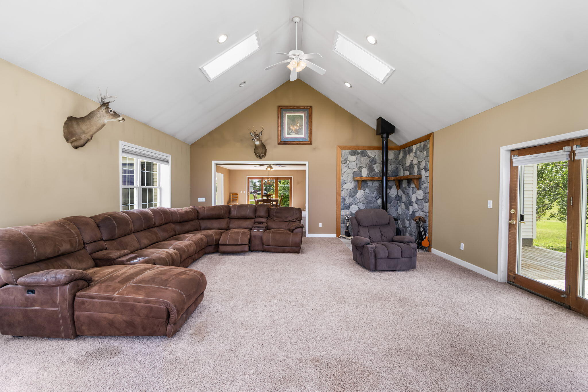 Cheboygan, Michigan 49721, United States, 5 Bedrooms Bedrooms, ,3 BathroomsBathrooms,Residential,Contingent,200260