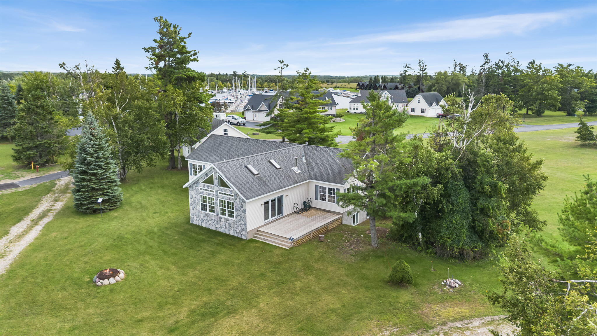 Cheboygan, Michigan 49721, United States, 5 Bedrooms Bedrooms, ,3 BathroomsBathrooms,Residential,Contingent,200260