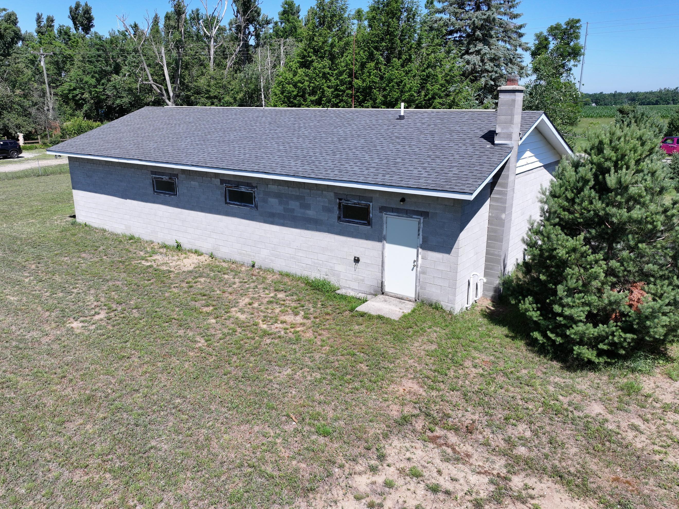 Photo 1 of 25 — 6923 Van Tyle Road, Gaylord, MI 49735