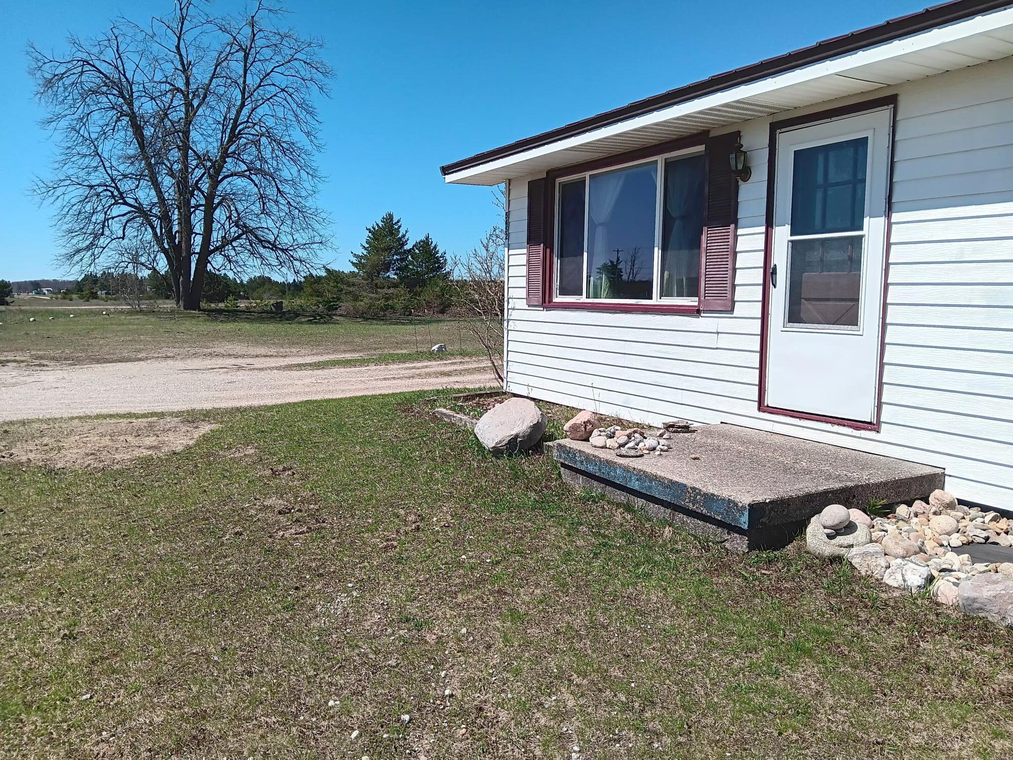 5452 S US Highway 131