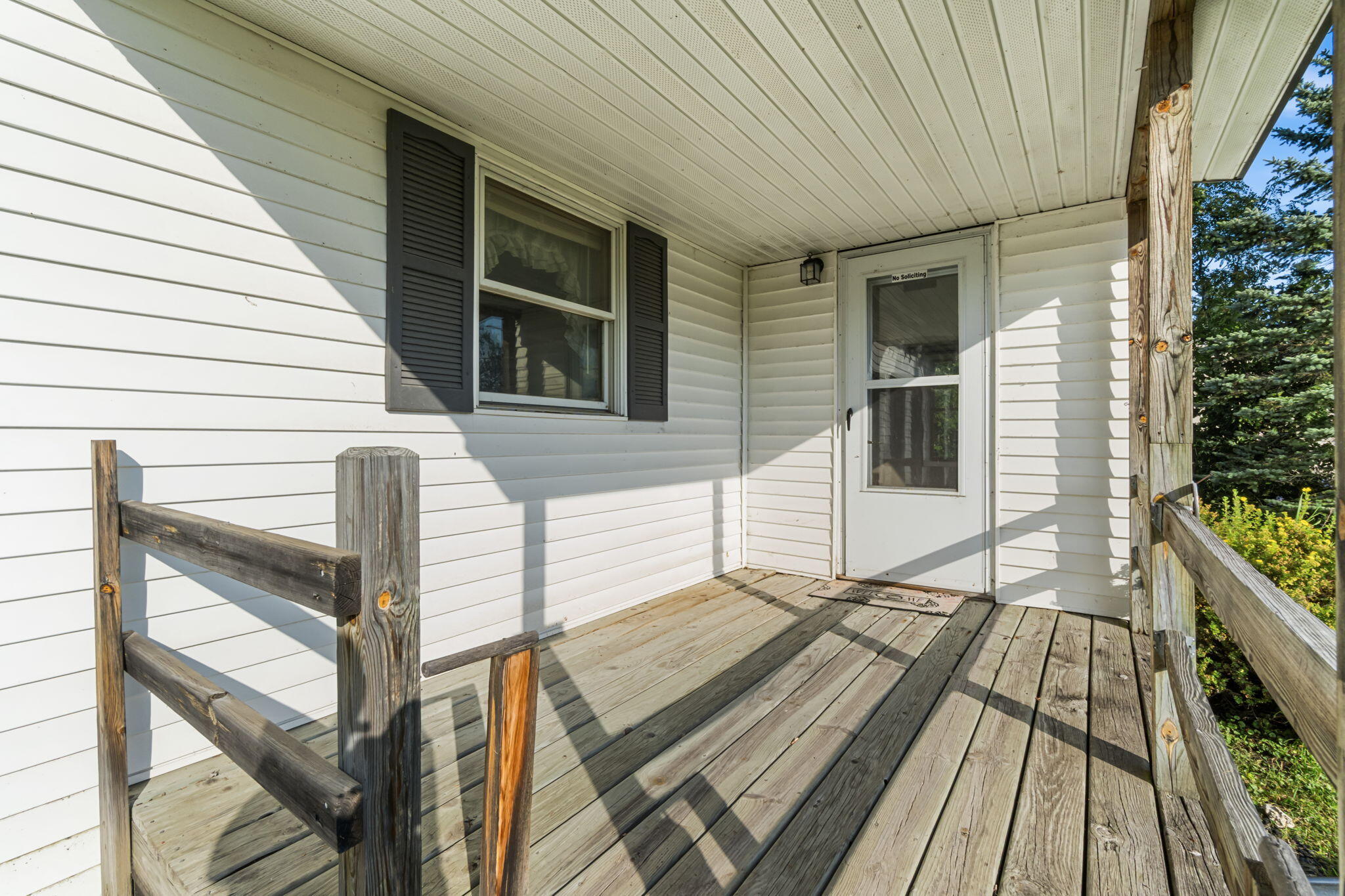 Cheboygan, Michigan 49721, United States, 2 Bedrooms Bedrooms, ,1 BathroomBathrooms,Residential,Contingent,214912