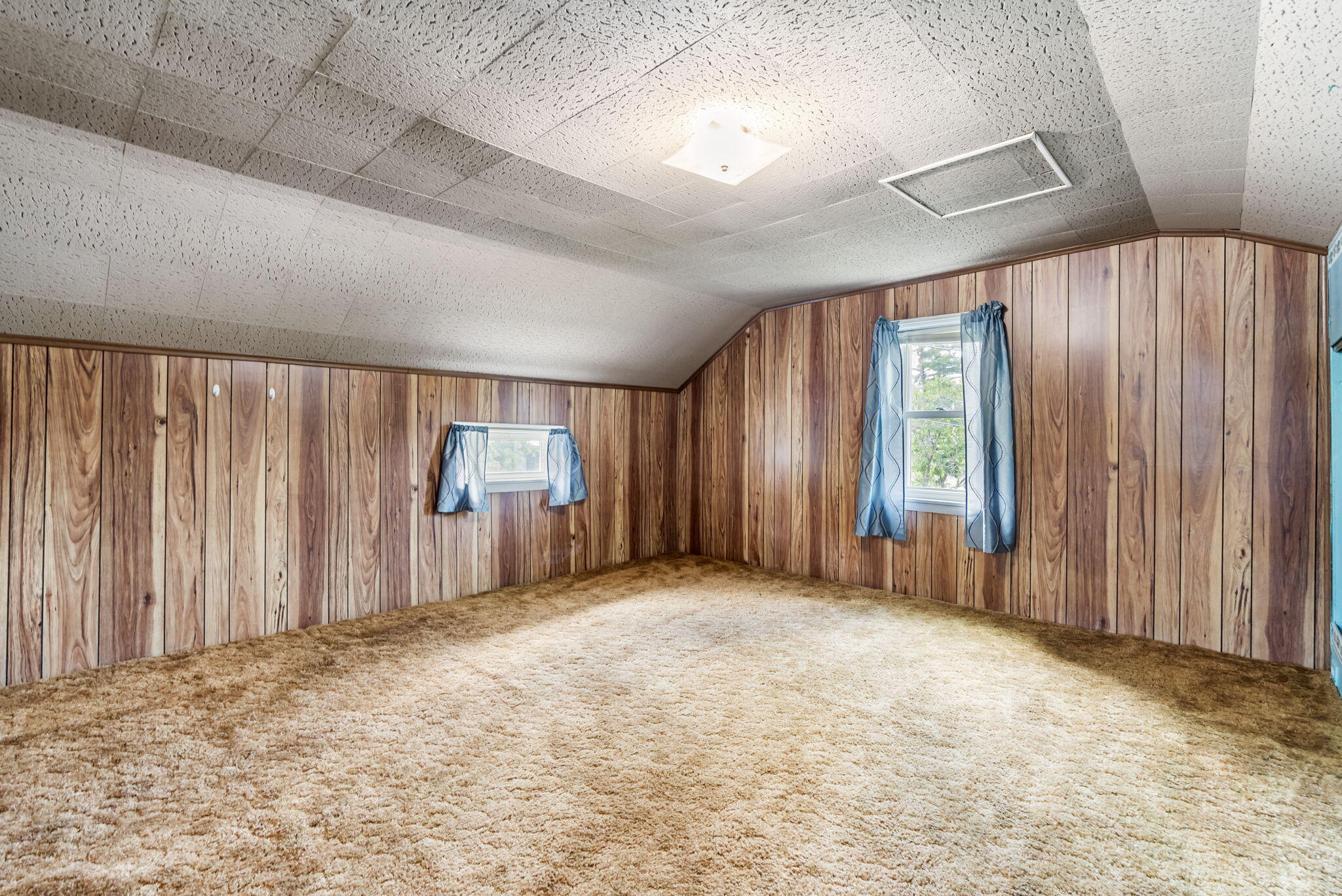 Cheboygan, Michigan 49721, United States, 2 Bedrooms Bedrooms, ,1 BathroomBathrooms,Residential,Active,131151