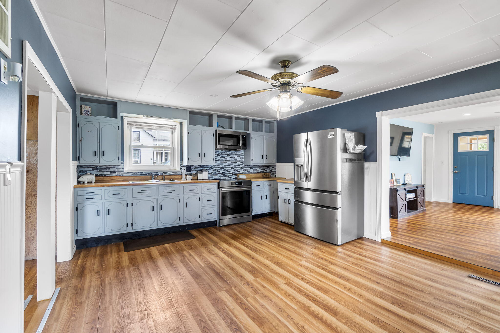 Cheboygan, Michigan 49721, United States, 2 Bedrooms Bedrooms, ,1 BathroomBathrooms,Residential,Active,131151