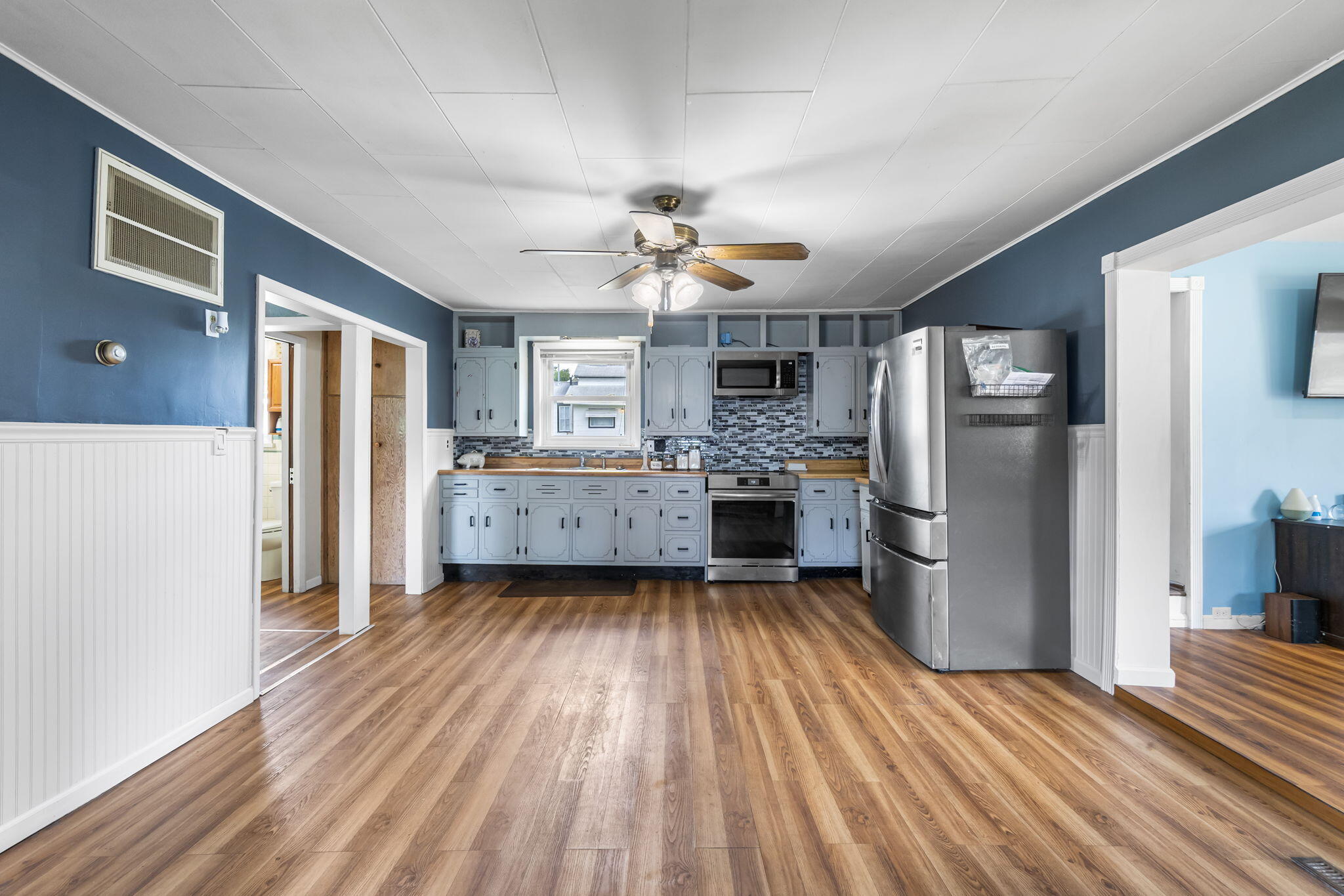 Cheboygan, Michigan 49721, United States, 2 Bedrooms Bedrooms, ,1 BathroomBathrooms,Residential,Active,131151