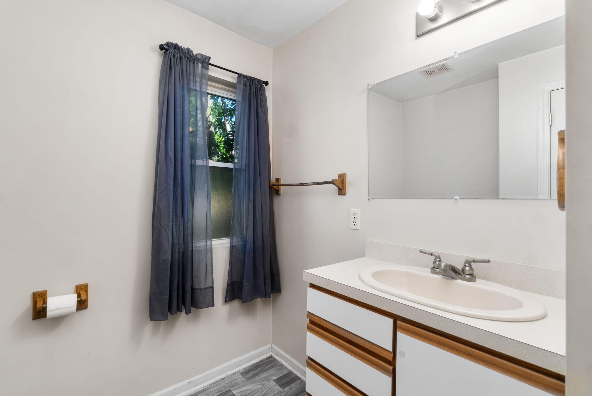 Cheboygan, Michigan 49721, United States, 3 Bedrooms Bedrooms, ,3 BathroomsBathrooms,Residential,Contingent,175839