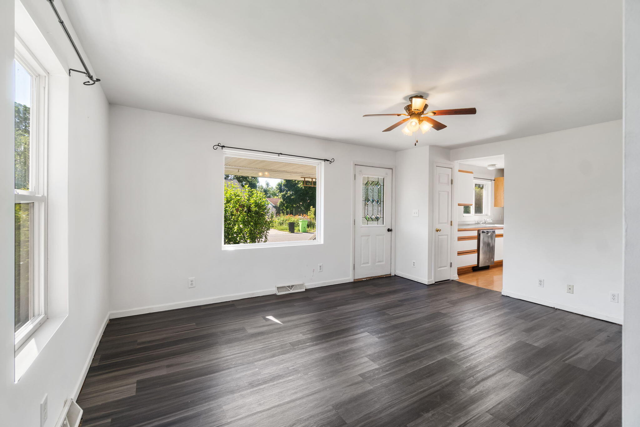 Cheboygan, Michigan 49721, United States, 3 Bedrooms Bedrooms, ,3 BathroomsBathrooms,Residential,Contingent,175839