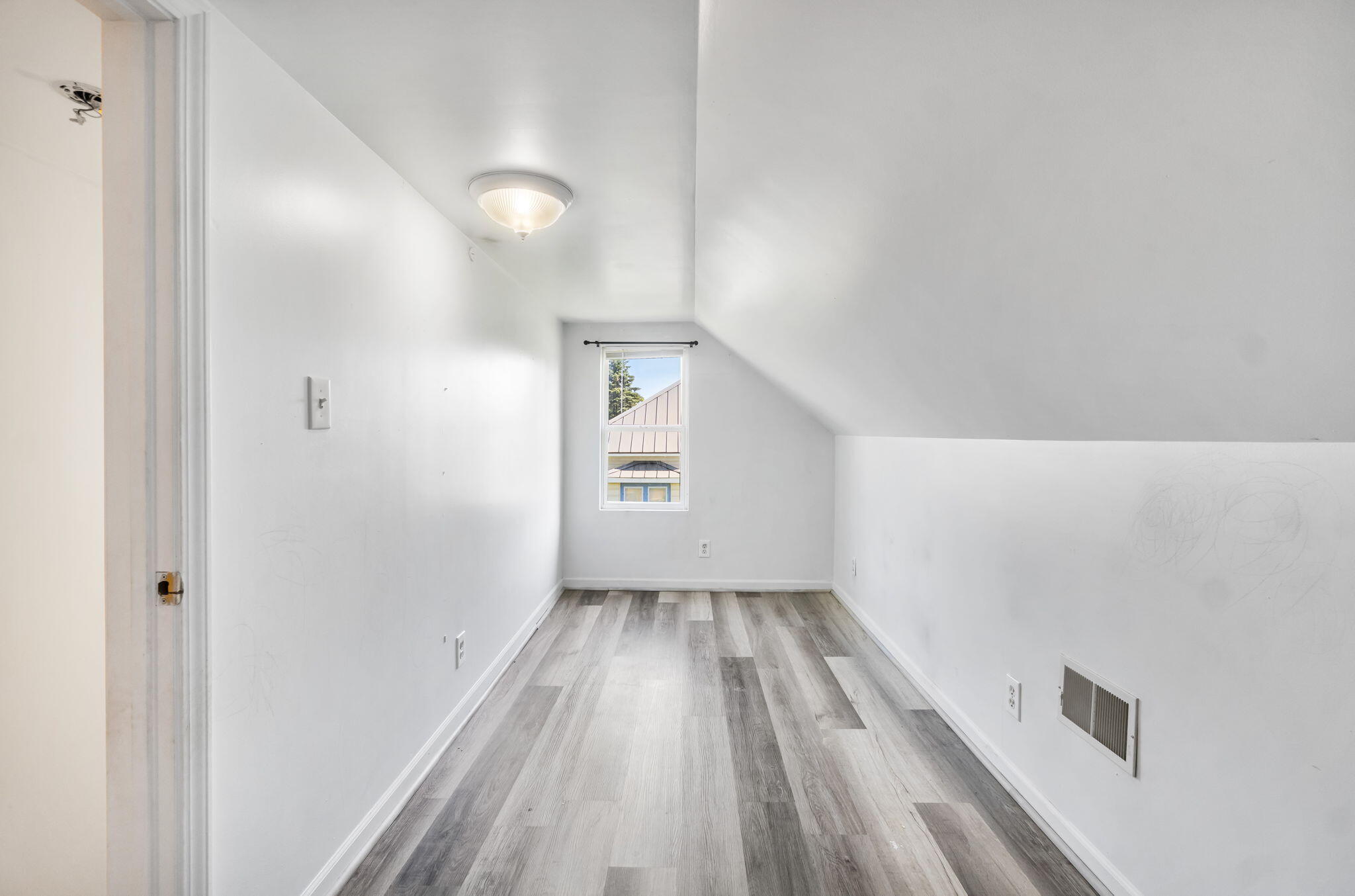 Cheboygan, Michigan 49721, United States, 3 Bedrooms Bedrooms, ,3 BathroomsBathrooms,Residential,Contingent,175839