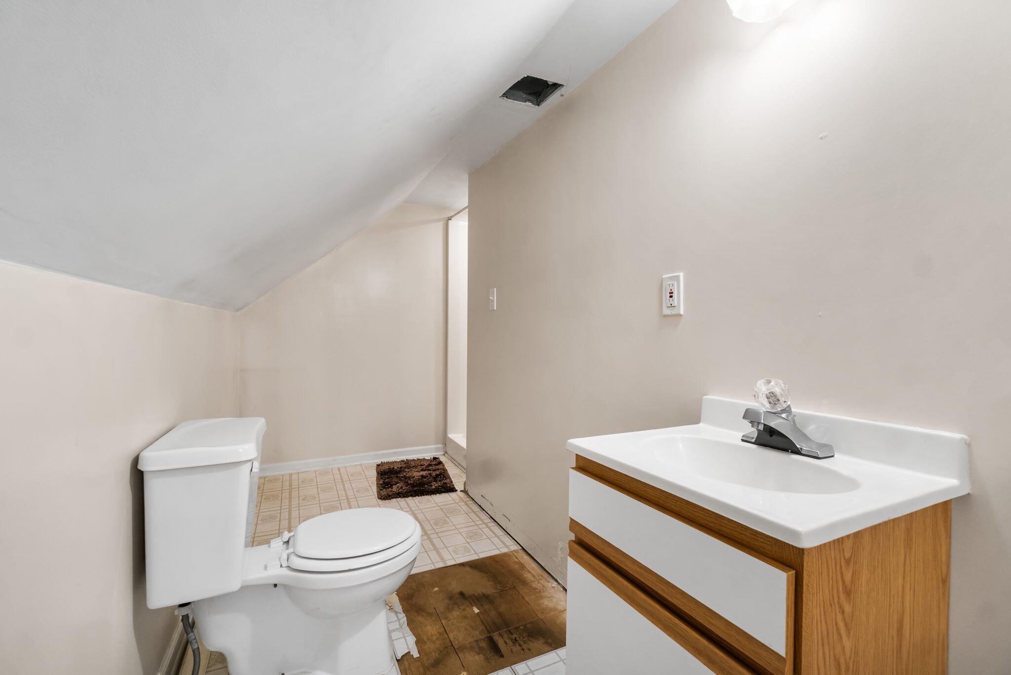 Cheboygan, Michigan 49721, United States, 3 Bedrooms Bedrooms, ,3 BathroomsBathrooms,Residential,Contingent,175839