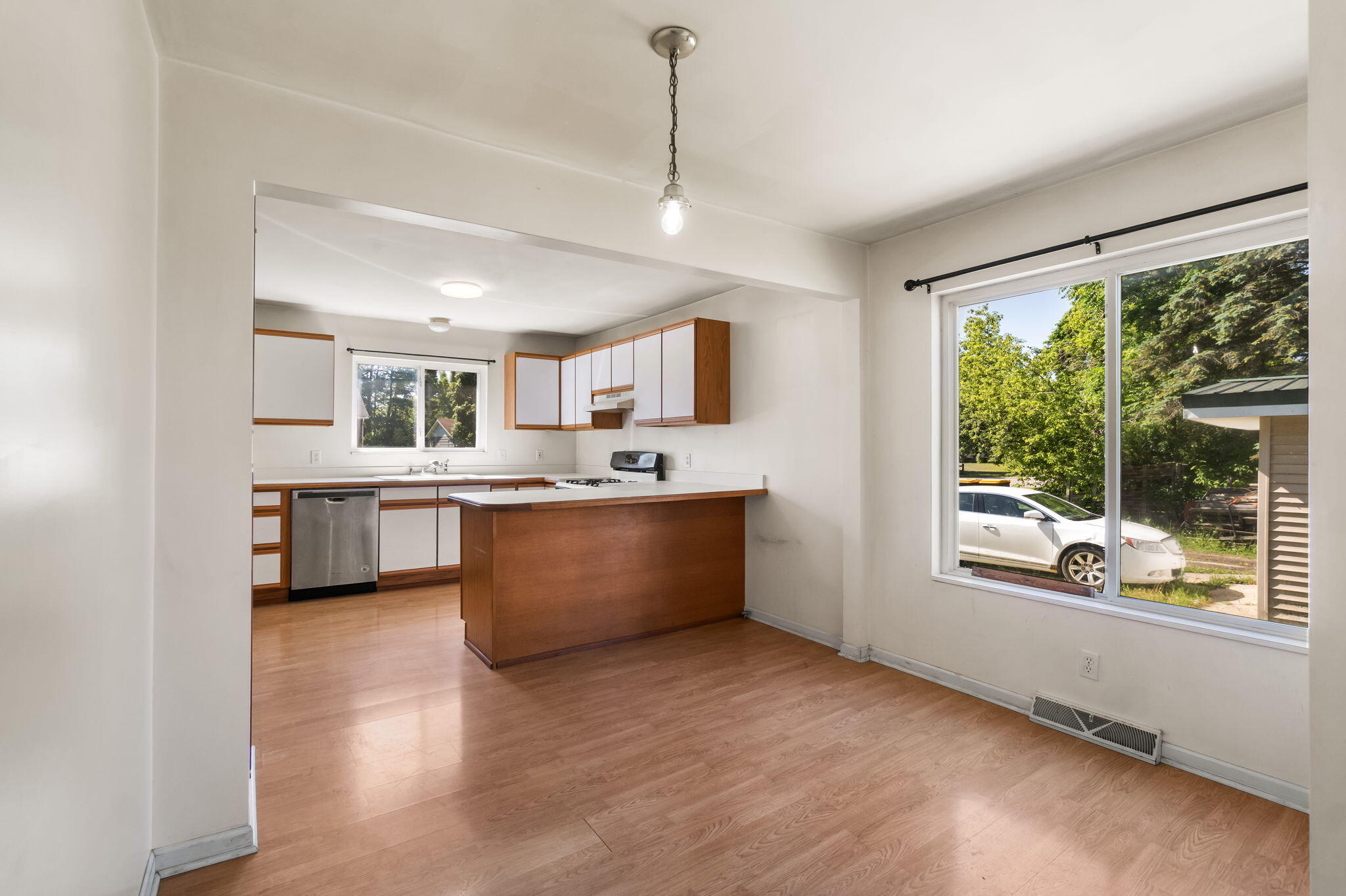 Cheboygan, Michigan 49721, United States, 3 Bedrooms Bedrooms, ,3 BathroomsBathrooms,Residential,Contingent,175839