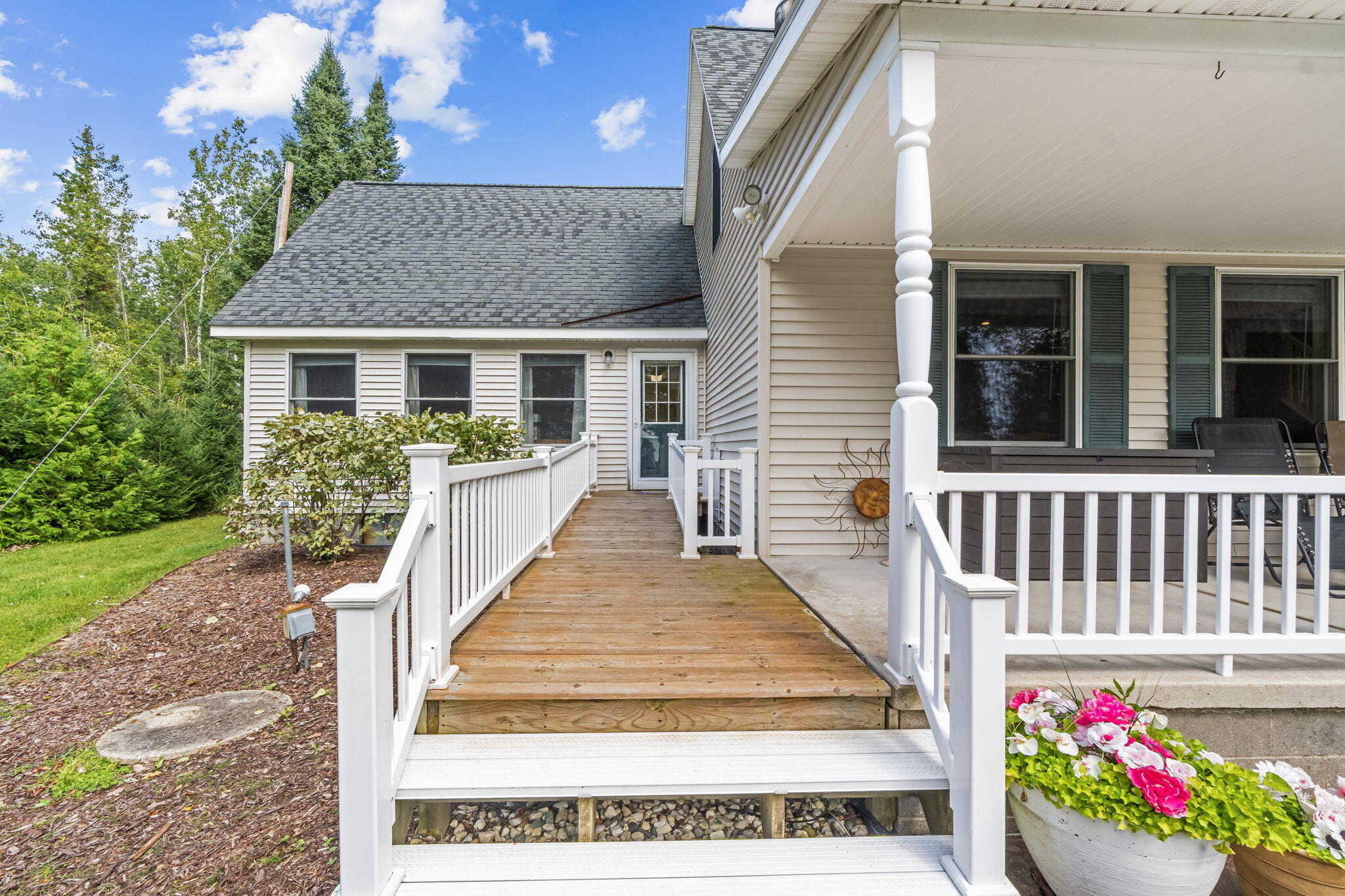 Cheboygan, Michigan 49721, United States, 3 Bedrooms Bedrooms, ,3 BathroomsBathrooms,Residential,Contingent,207421